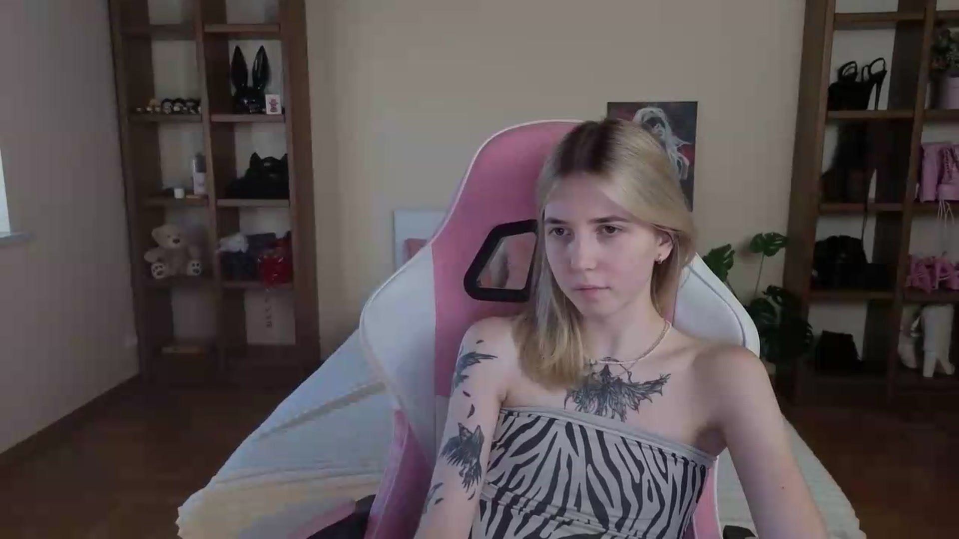 Gallery image thumbnail from Serphelia's myfreecams stream on, 08/30/2026, 13:45 image 10 of 20