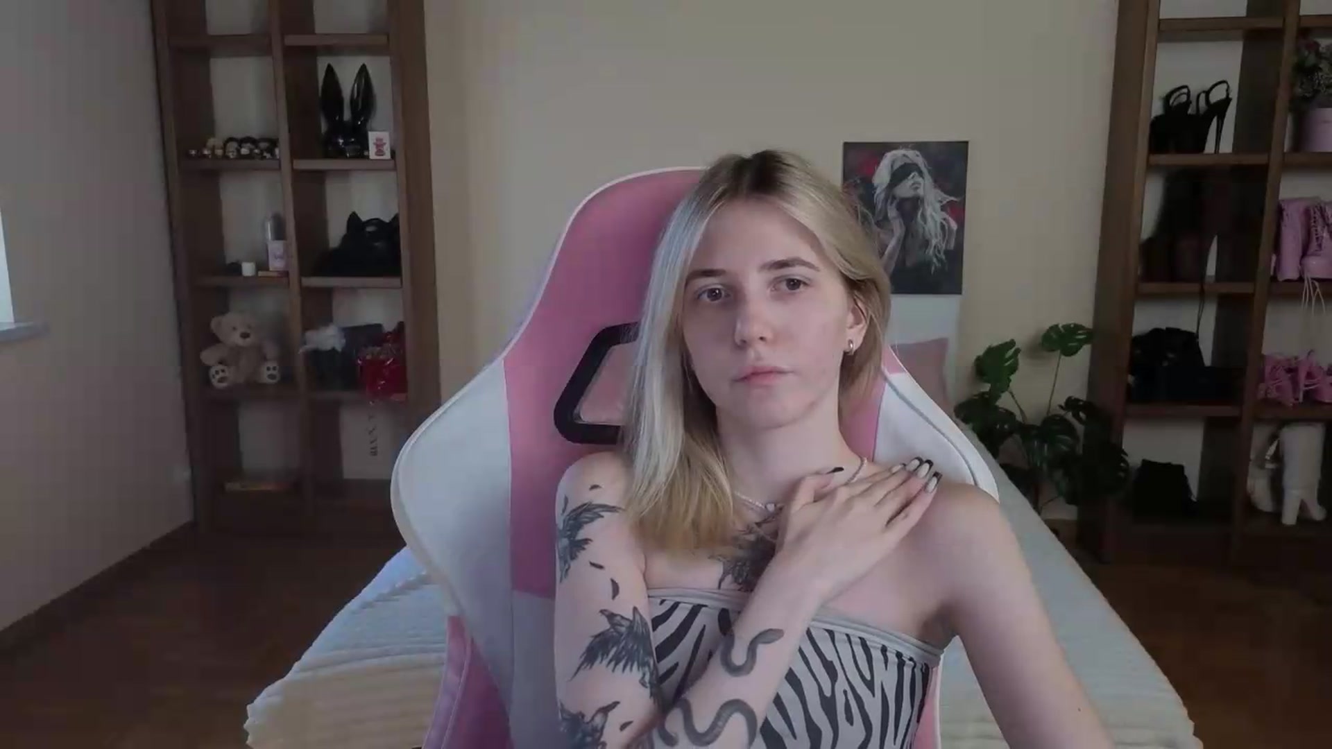 Gallery image thumbnail from Serphelia's myfreecams stream on, 08/30/2026, 13:45 image 4 of 20