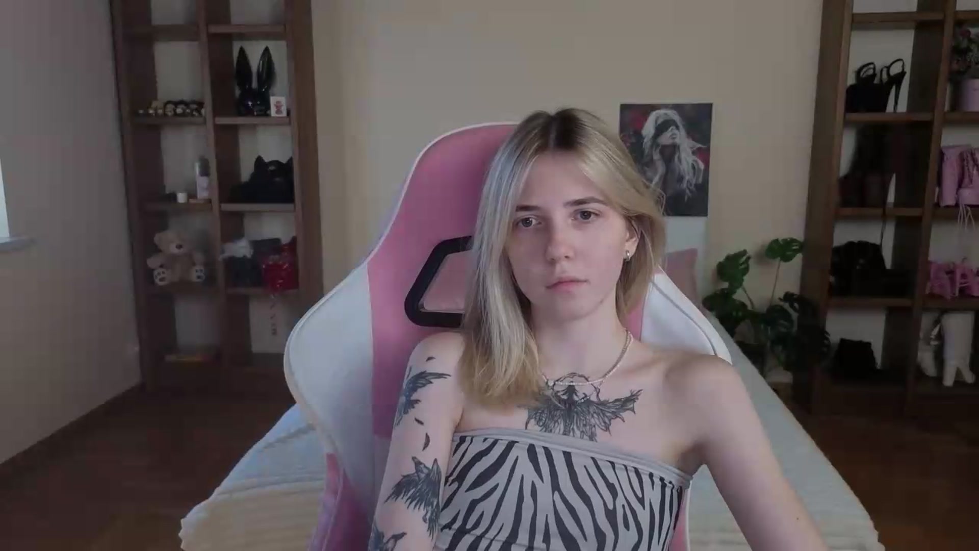 Gallery image thumbnail from Serphelia's myfreecams stream on, 08/30/2026, 13:45 image 5 of 20