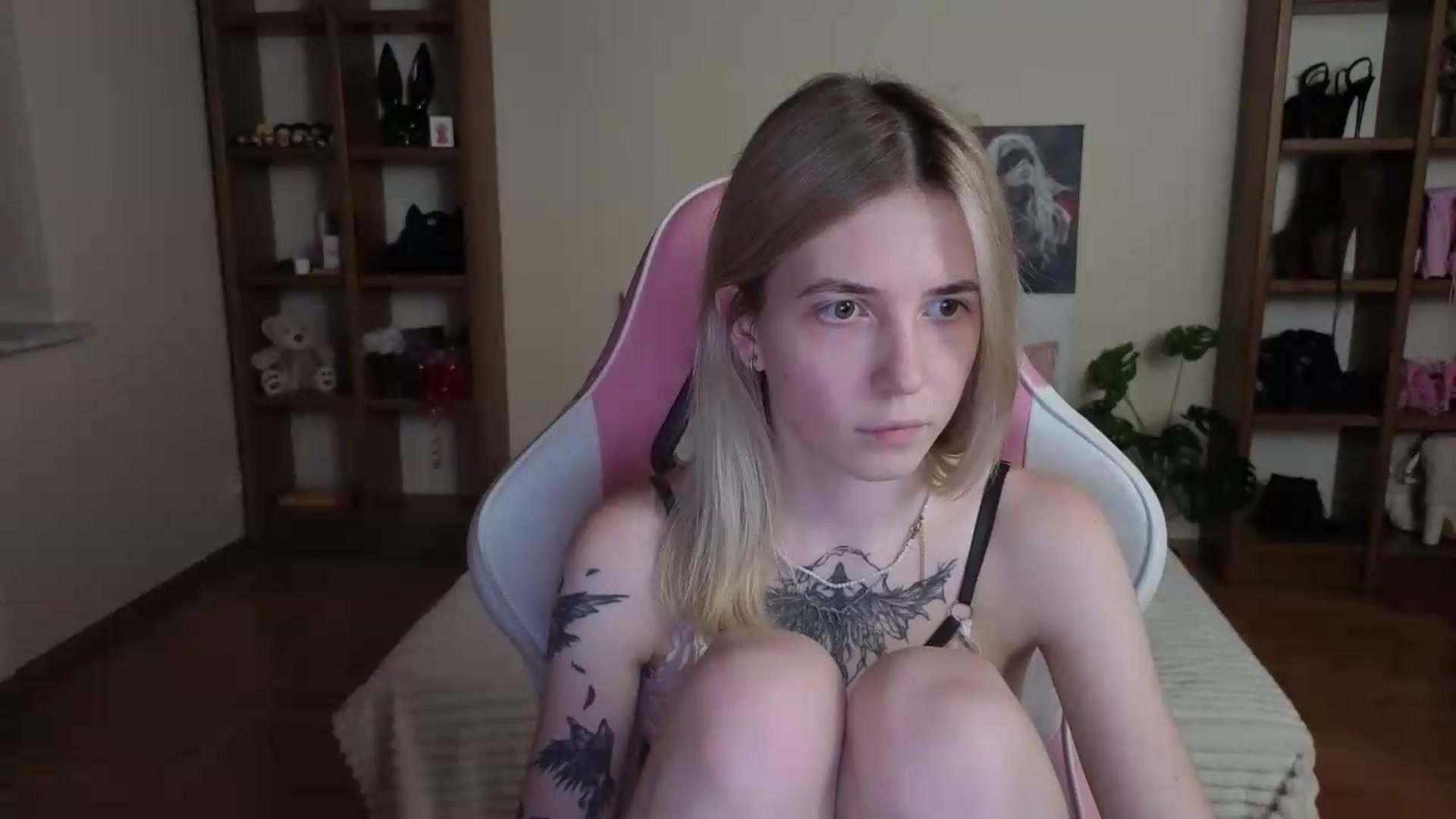 Gallery image thumbnail from Serphelia's myfreecams stream on, 08/30/2026, 20:24 image 8 of 20