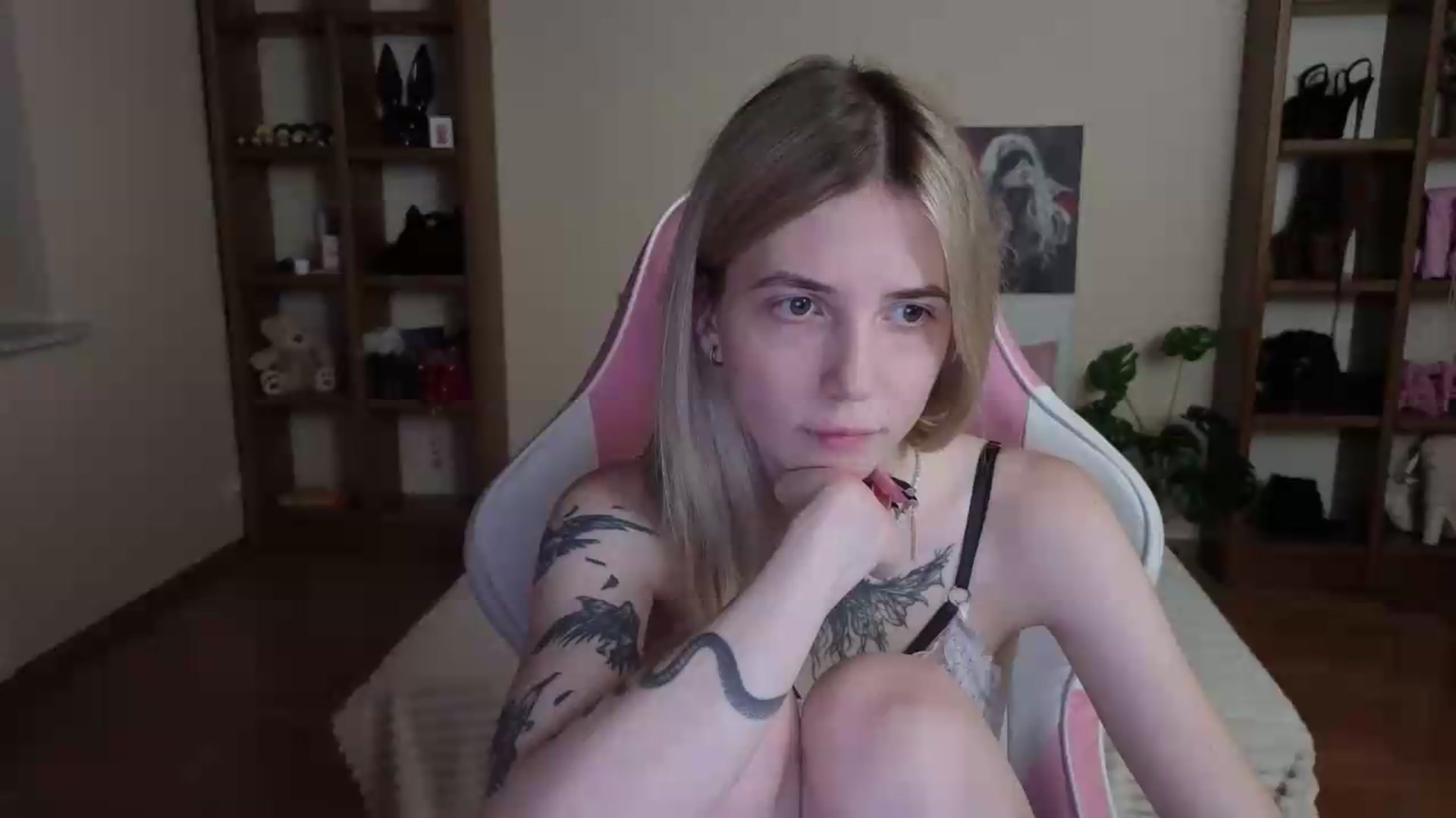 Gallery image thumbnail from Serphelia's myfreecams stream on, 08/30/2026, 20:24 image 3 of 20