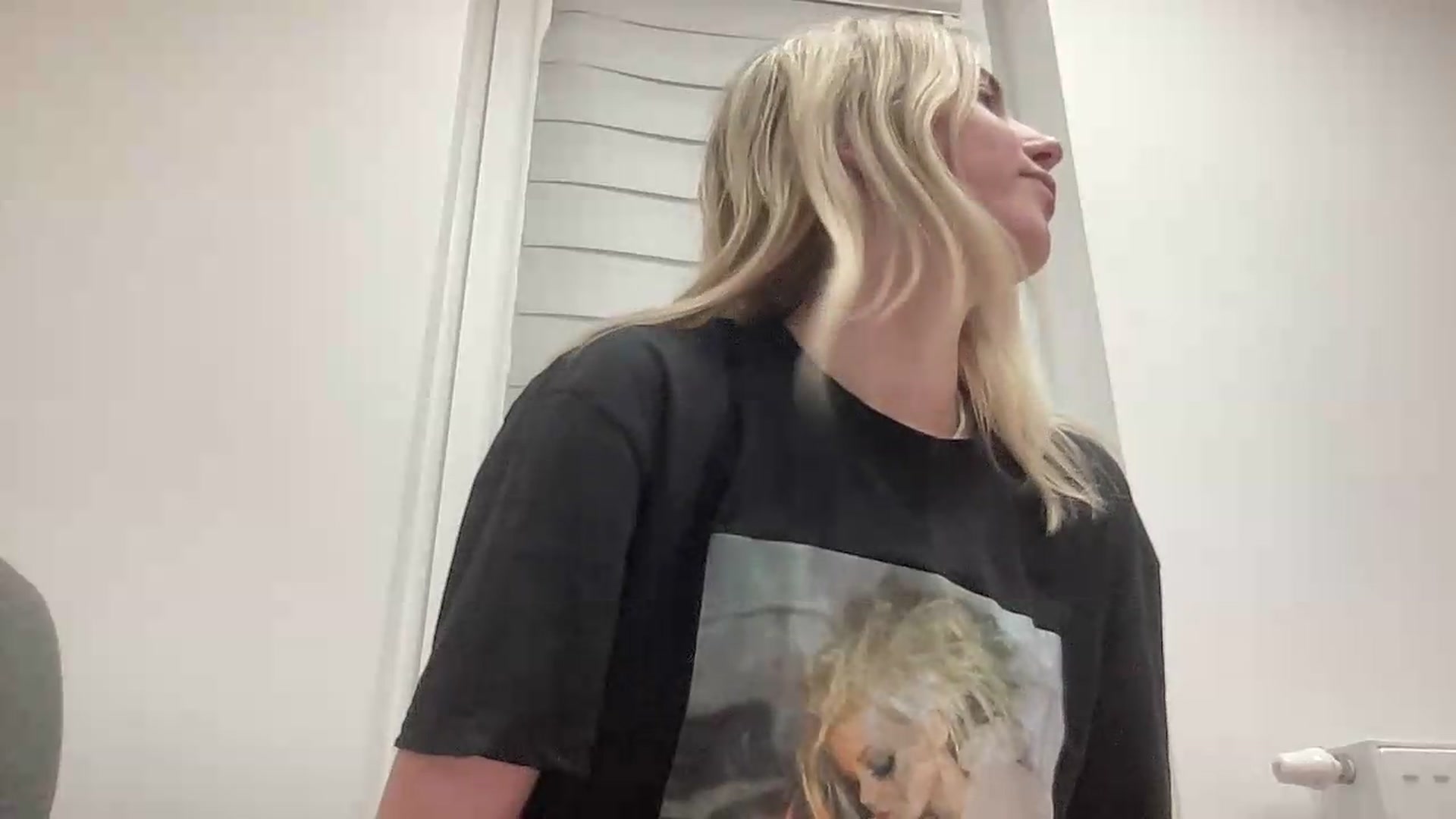 Gallery image thumbnail from Serphelia's myfreecams stream on, 09/12/2026, 01:22 image 13 of 20
