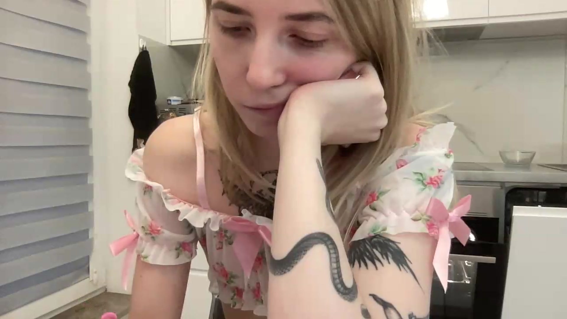 Gallery image thumbnail from Serphelia's myfreecams stream on, 09/13/2026, 17:35 image 8 of 20