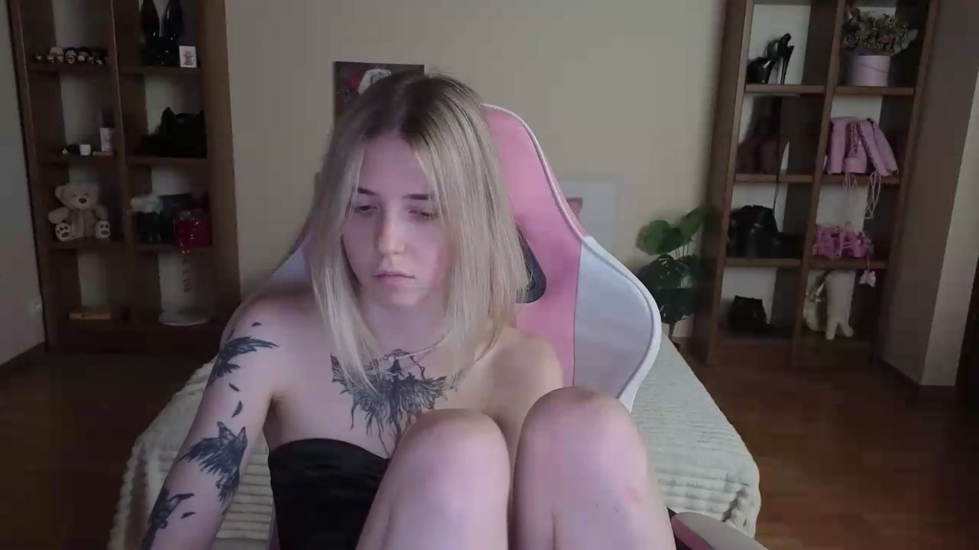 Gallery image thumbnail from Serphelia's myfreecams stream on, 09/15/2026, 18:21 image 18 of 20