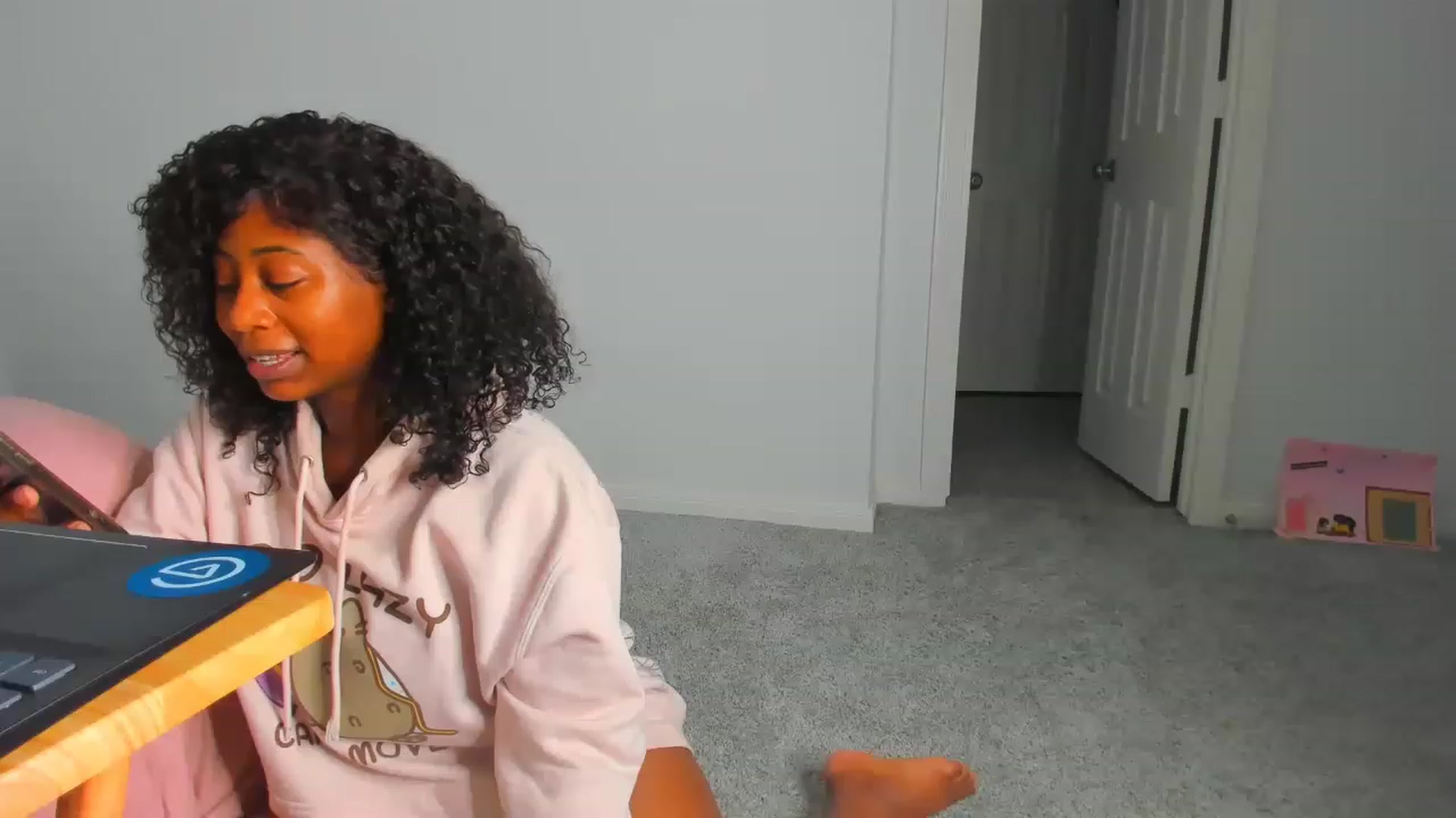 Gallery image thumbnail from Seven's myfreecams stream on, 02/04/2023, 23:19 image 16 of 20