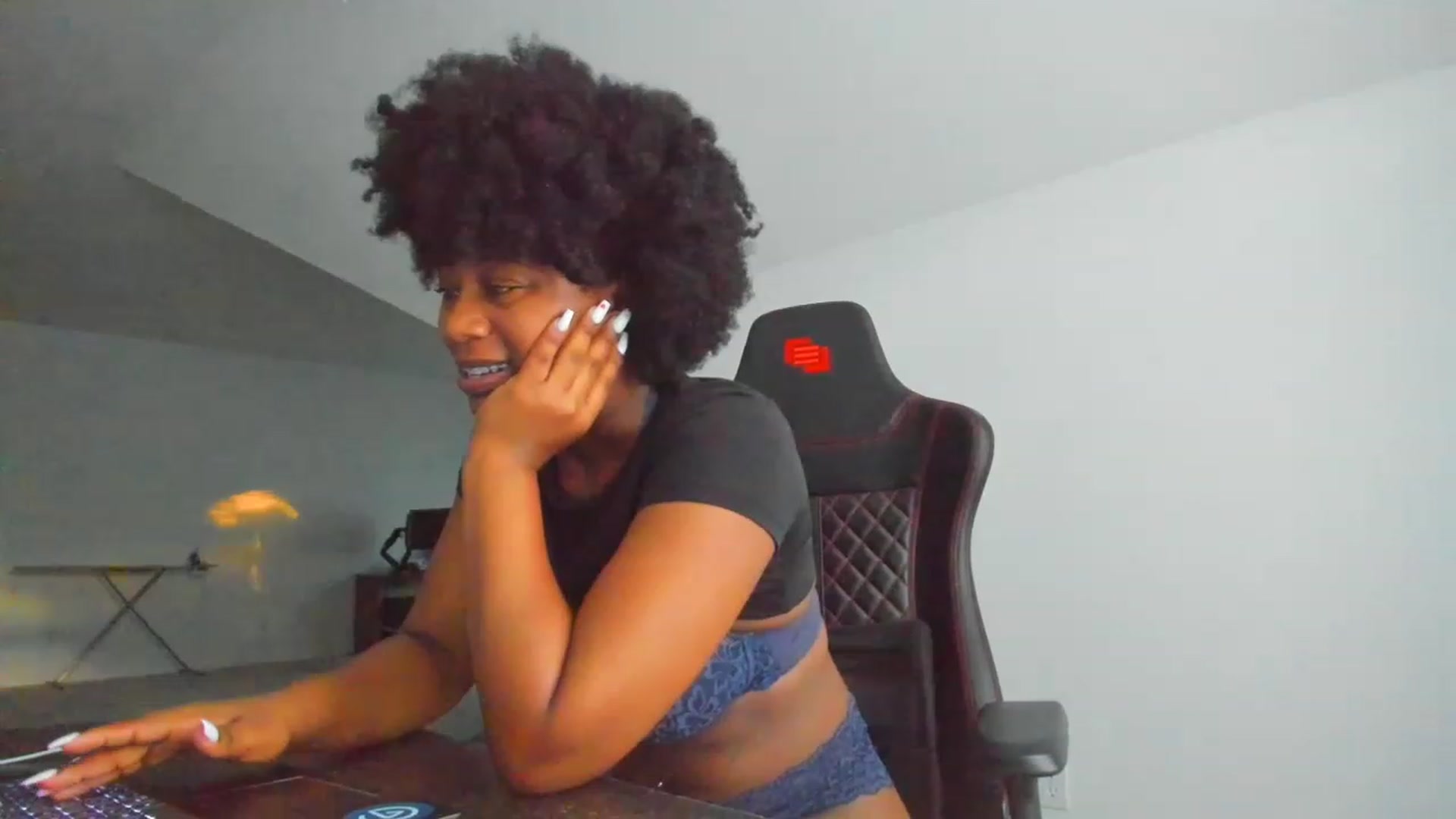 Gallery image thumbnail from Seven's myfreecams stream on, 02/07/2023, 24:12 image 3 of 20