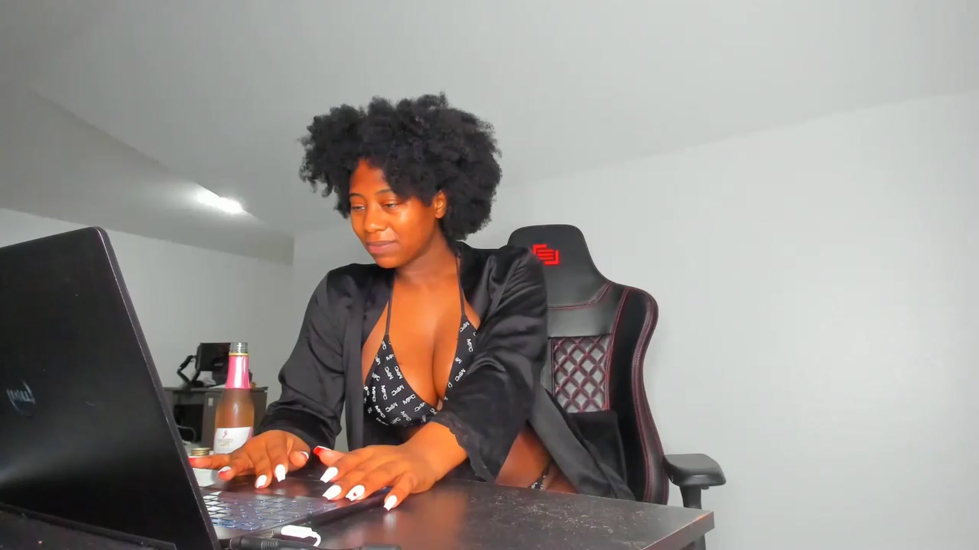 Gallery image thumbnail from Seven's myfreecams stream on, 02/07/2023, 06:16 image 11 of 20