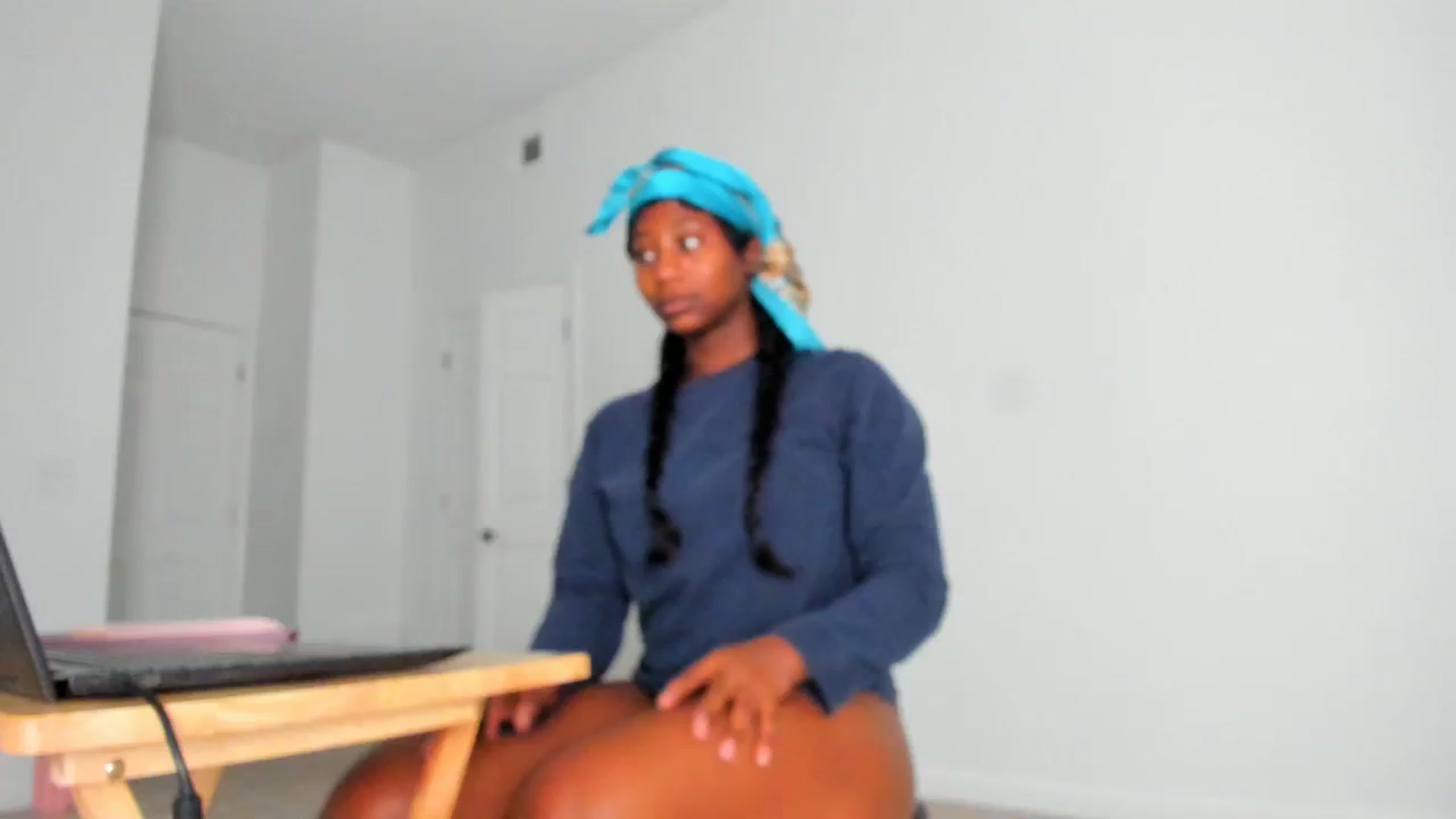 Gallery image thumbnail from Seven's myfreecams stream on, 08/03/2023, 06:00 image 1 of 20