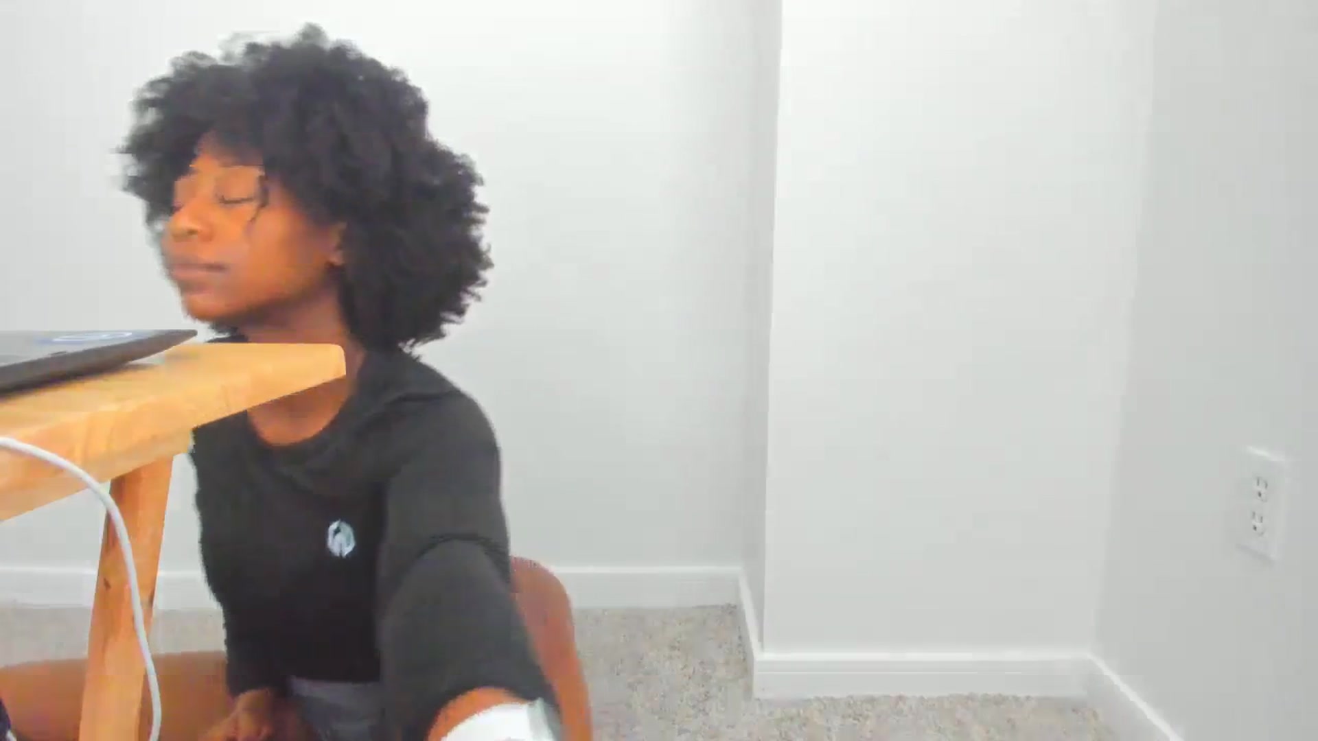 Gallery image thumbnail from Seven's myfreecams stream on, 10/18/2023, 15:01 image 8 of 20