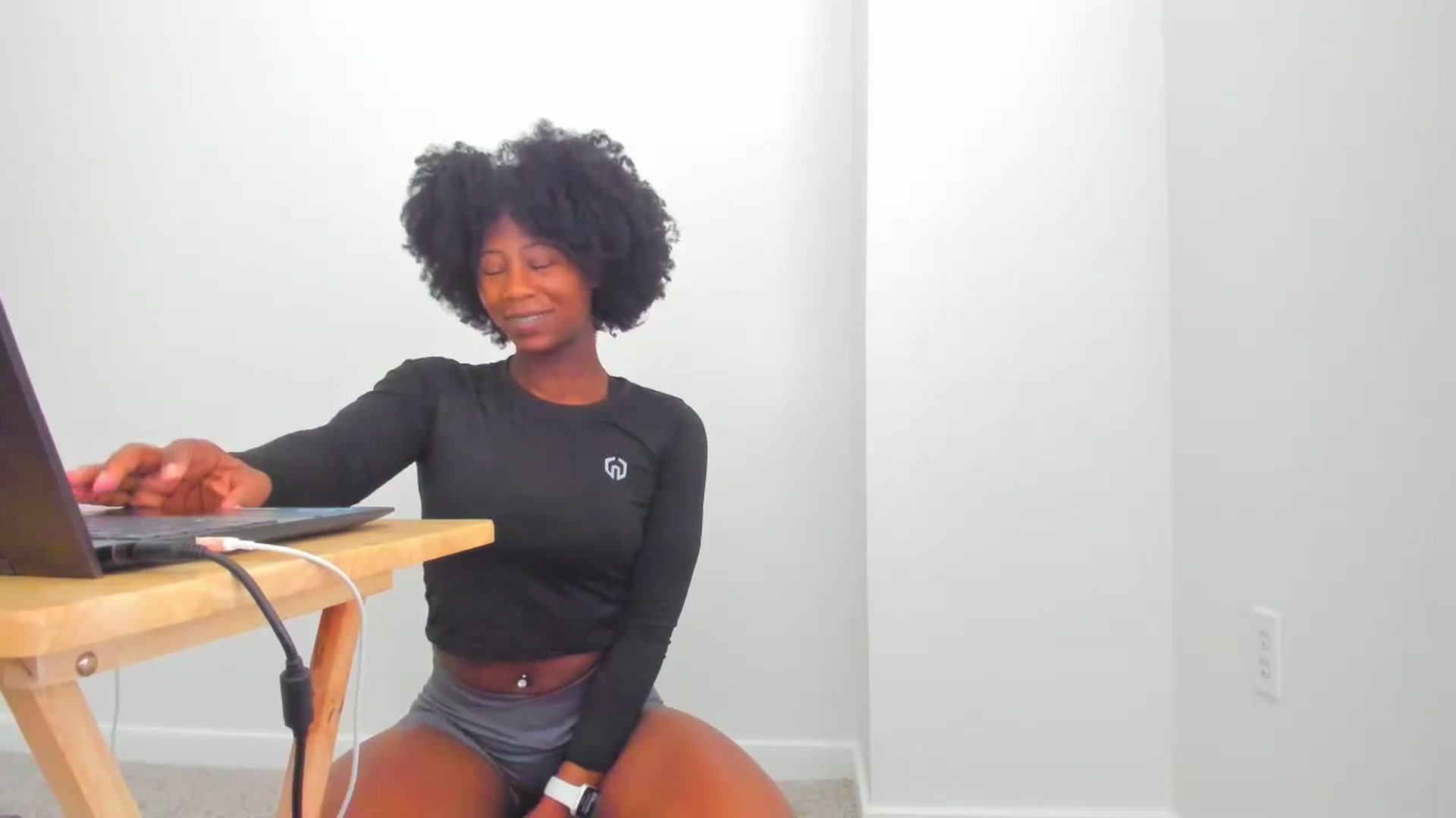 Gallery image thumbnail from Seven's myfreecams stream on, 10/18/2023, 15:01 image 14 of 20