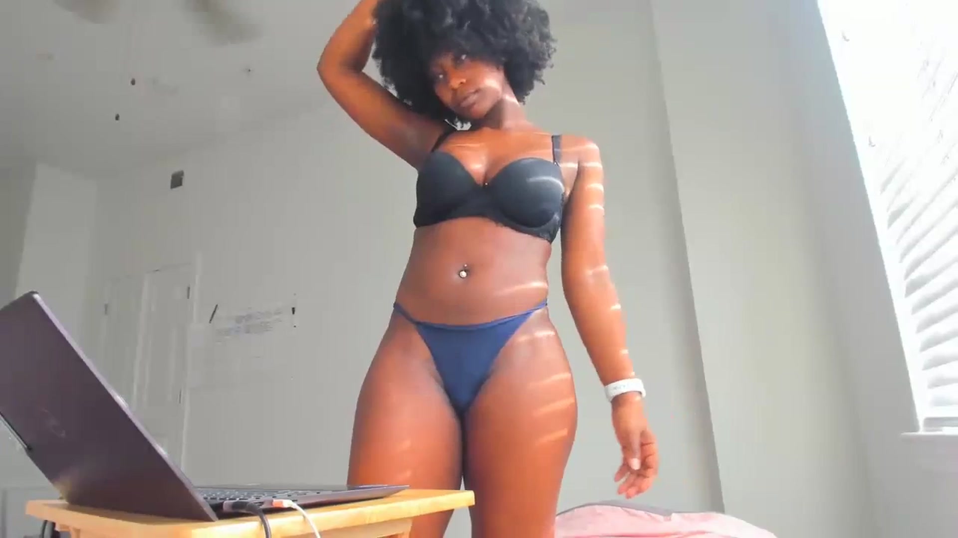 Gallery image thumbnail from Seven's myfreecams stream on, 10/21/2023, 21:57 image 20 of 20