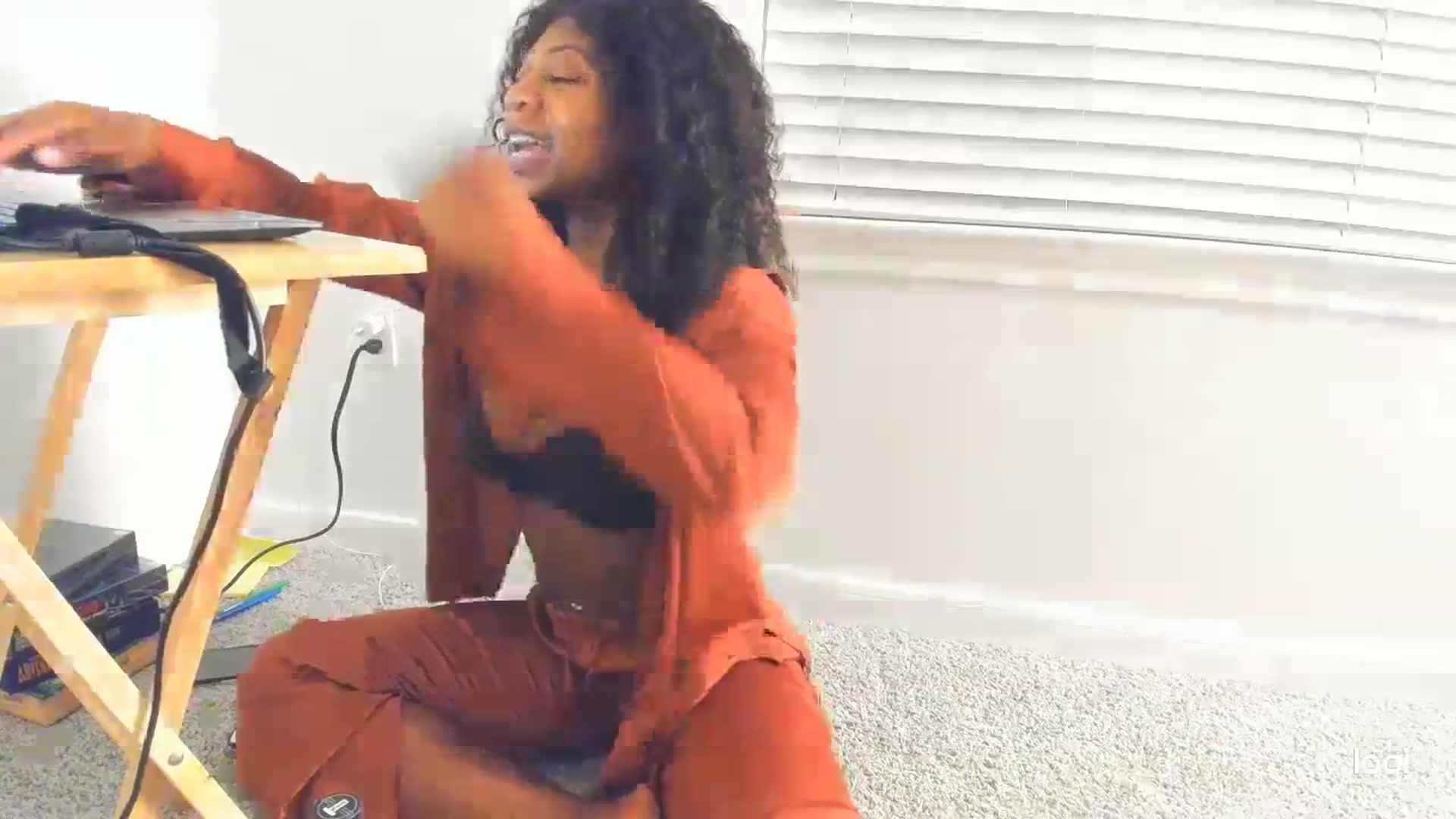 Gallery image thumbnail from Seven's myfreecams stream on, 12/19/2023, 02:53 image 19 of 20