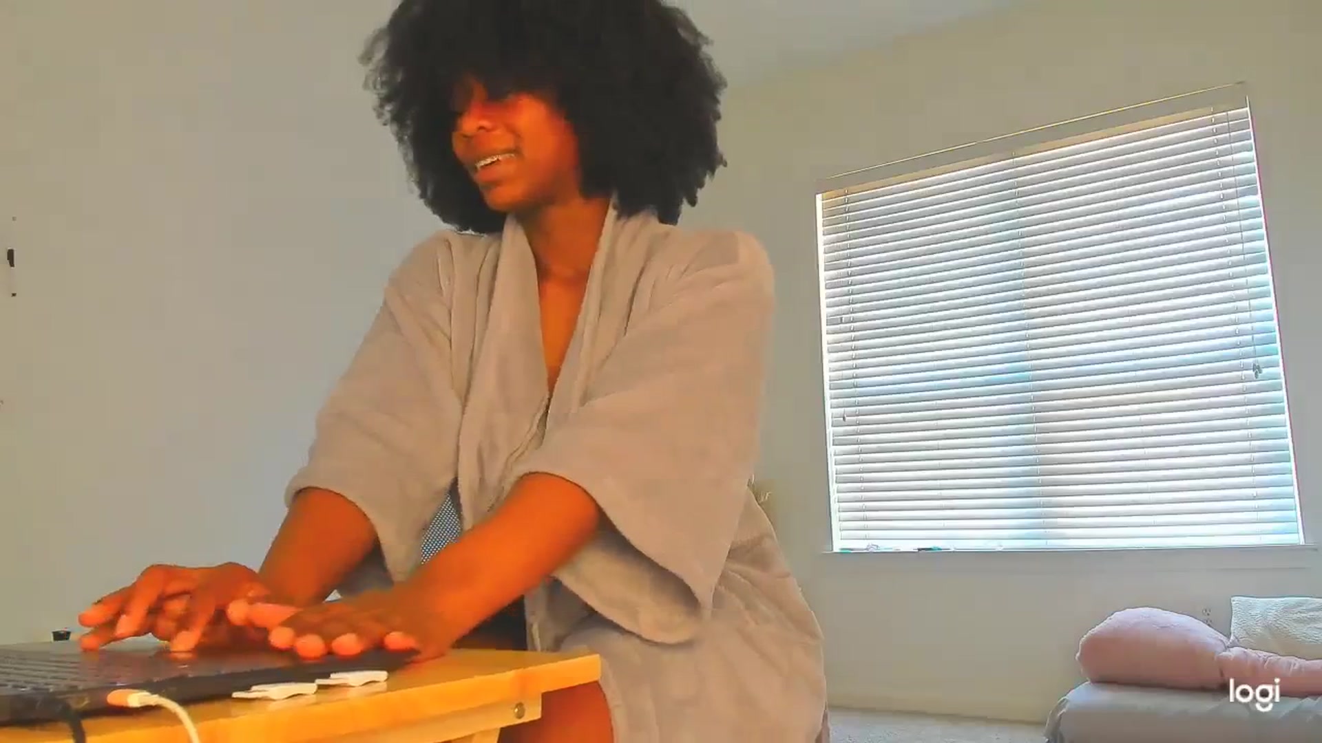 Gallery image thumbnail from Seven's myfreecams stream on, 12/30/2023, 16:47 image 8 of 20