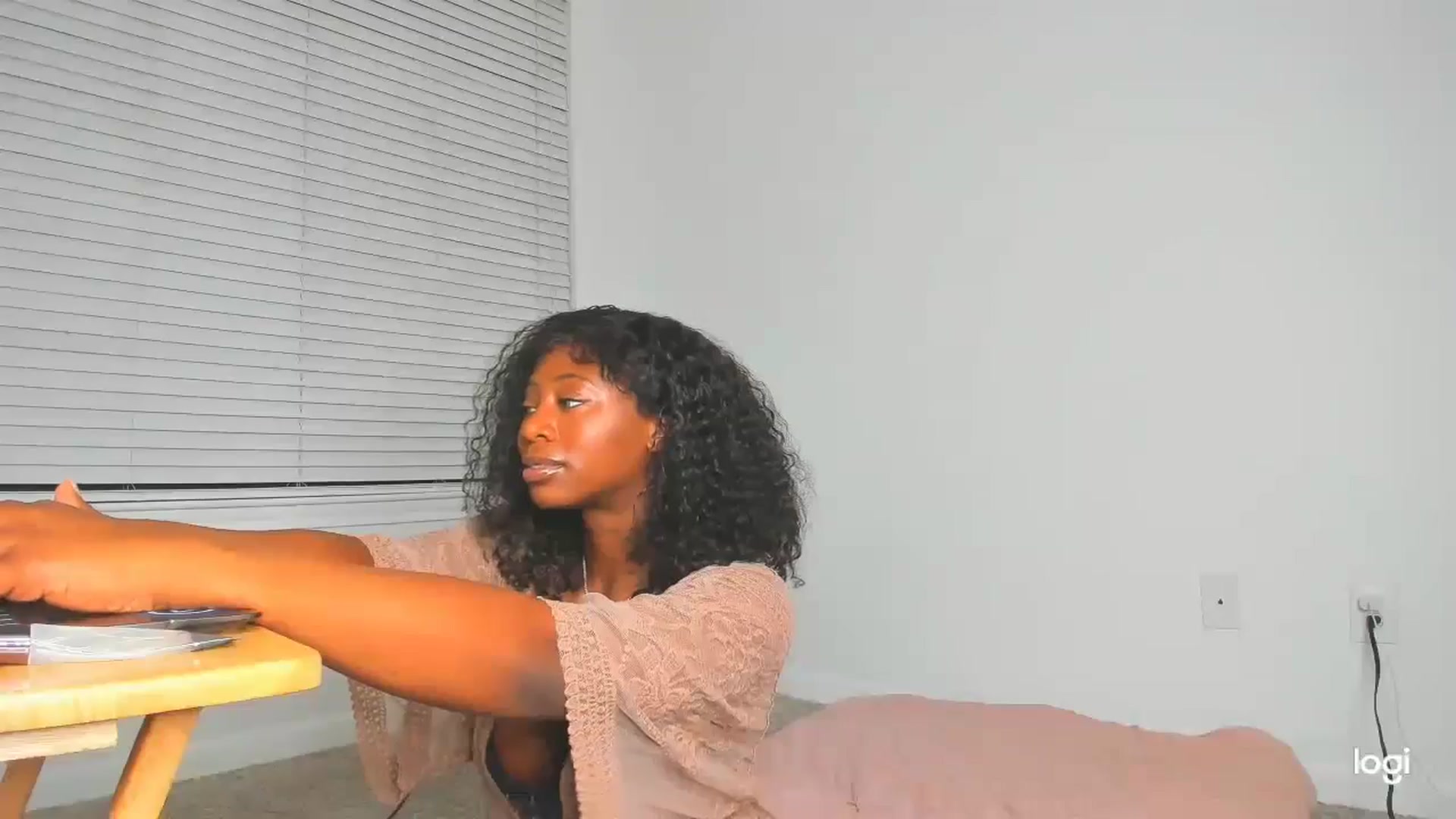 Gallery image thumbnail from Seven's myfreecams stream on, 08/06/2024, 03:17 image 4 of 20