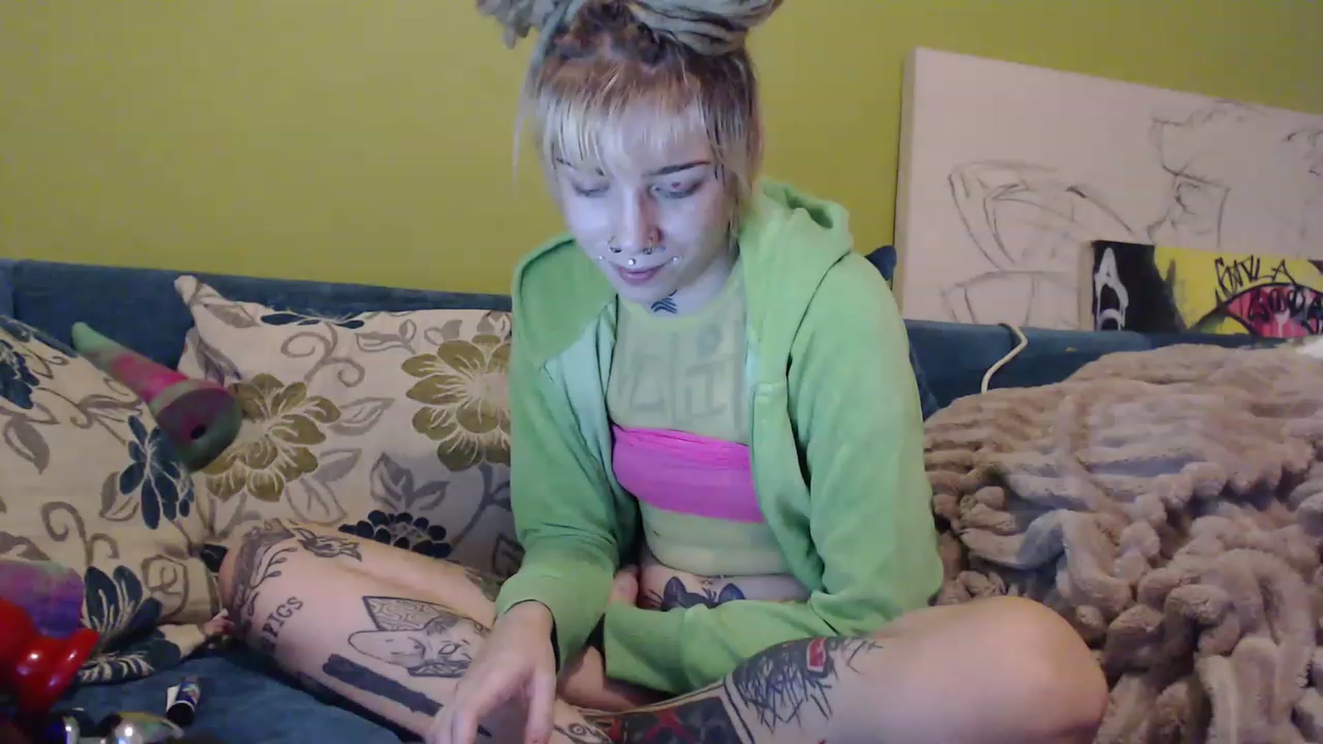 Gallery image thumbnail from Sewerslut's myfreecams stream on, 12/18/2022, 16:43 image 11 of 20