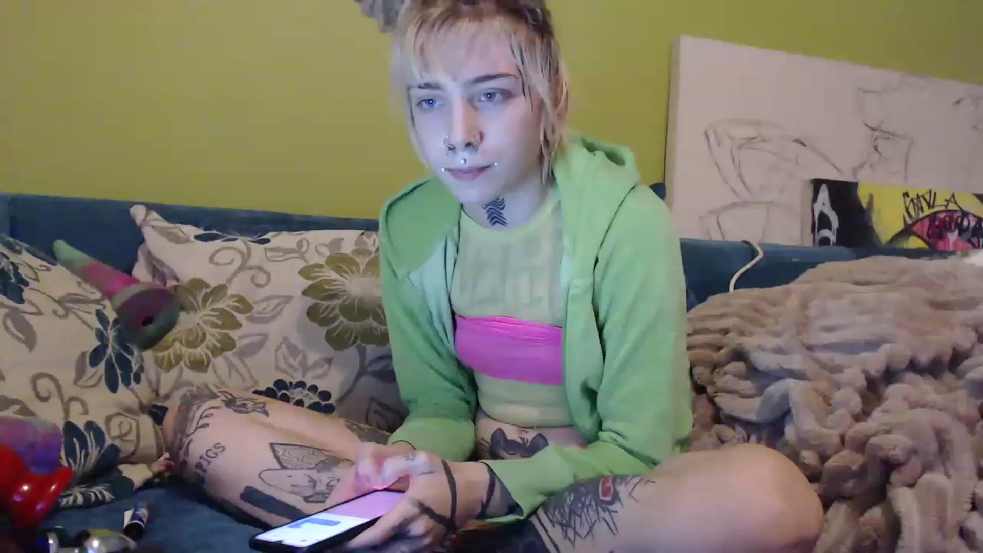 Gallery image thumbnail from Sewerslut's myfreecams stream on, 12/18/2022, 16:43 image 9 of 20