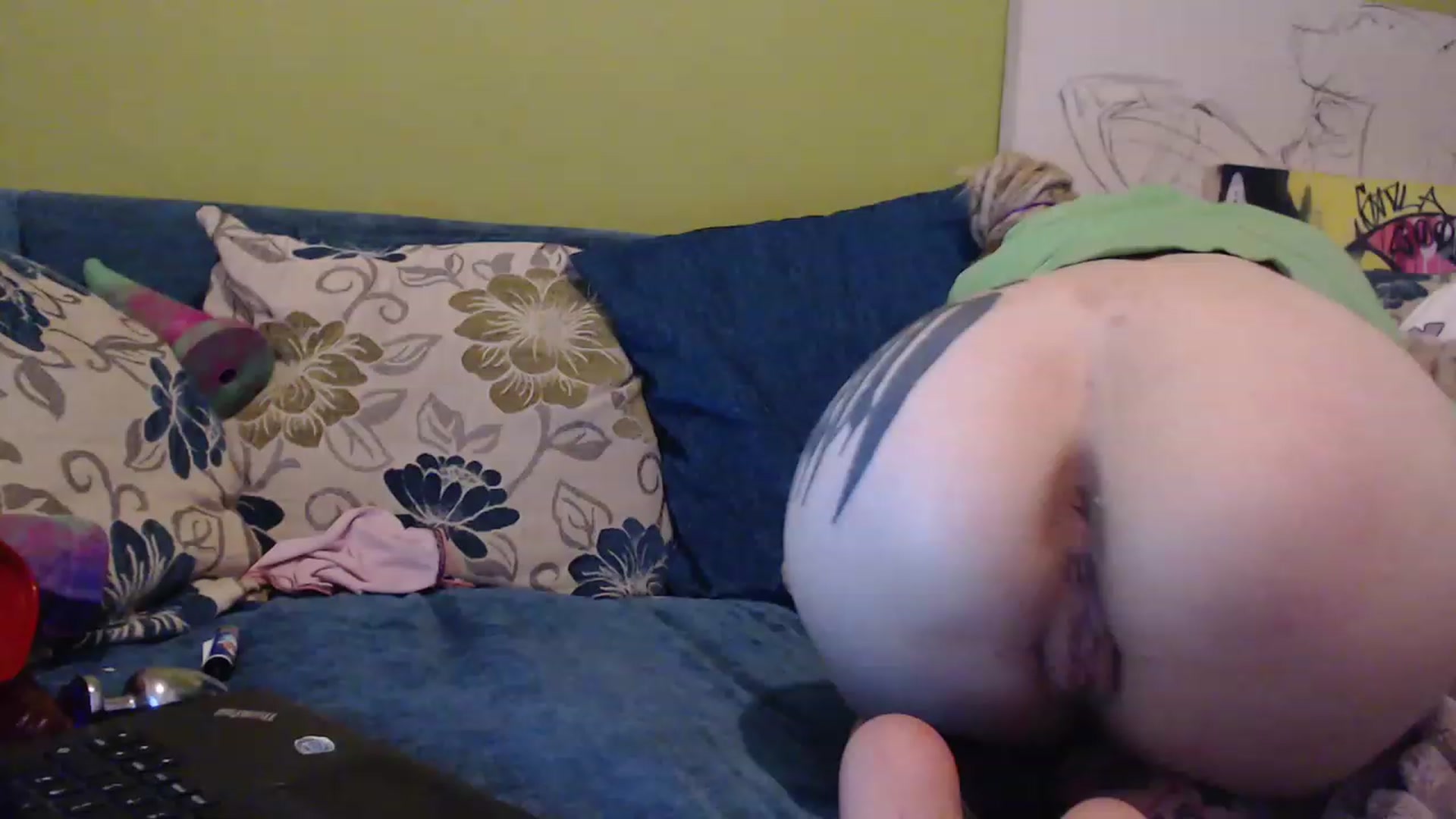 Gallery image thumbnail from Sewerslut's myfreecams stream on, 12/18/2022, 16:43 image 13 of 20