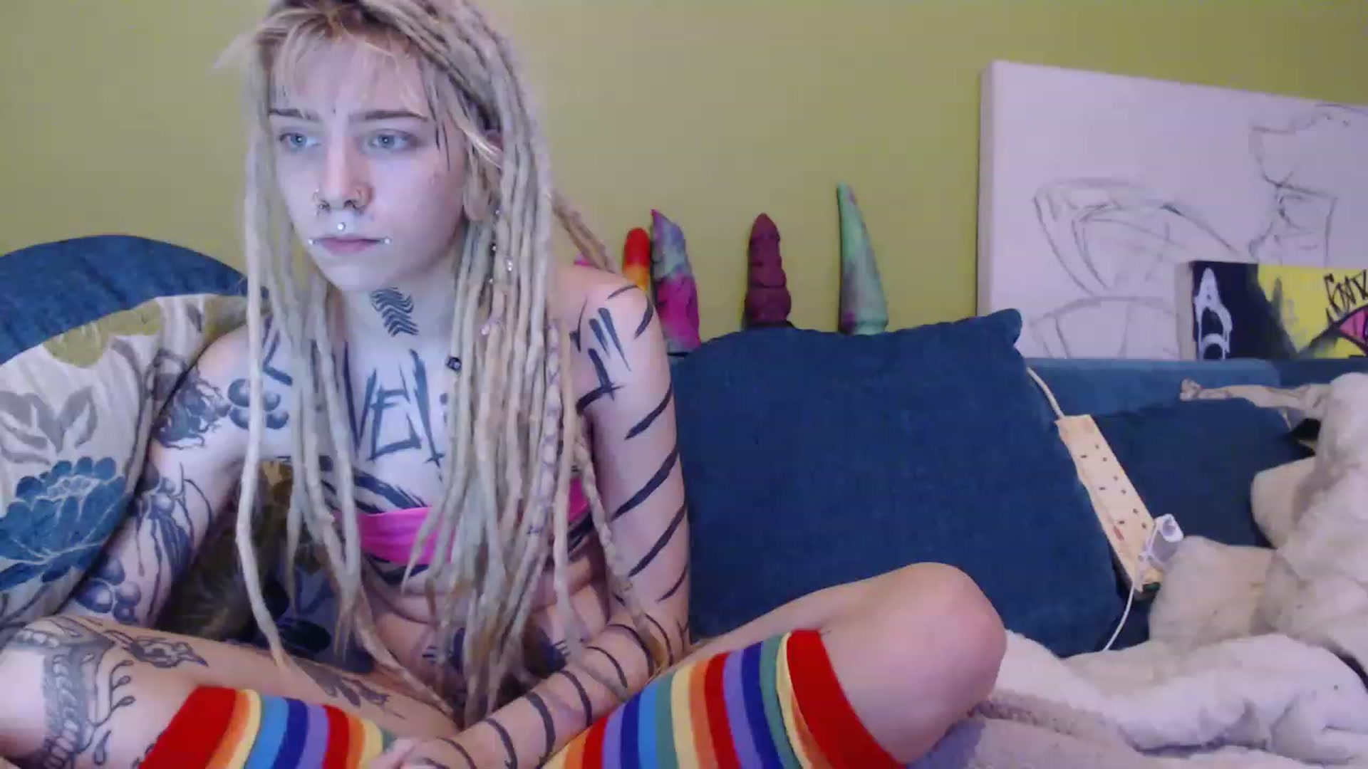 Gallery image thumbnail from Sewerslut's myfreecams stream on, 12/19/2022, 16:49 image 17 of 20