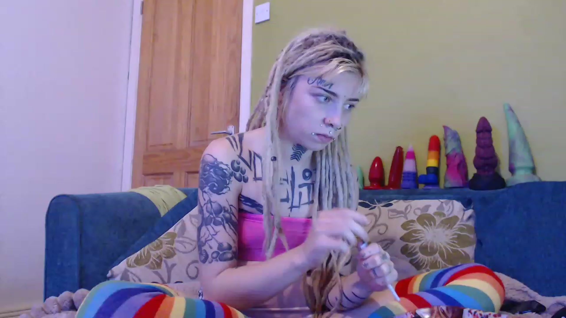Gallery image thumbnail from Sewerslut's myfreecams stream on, 12/20/2022, 13:31 image 16 of 20