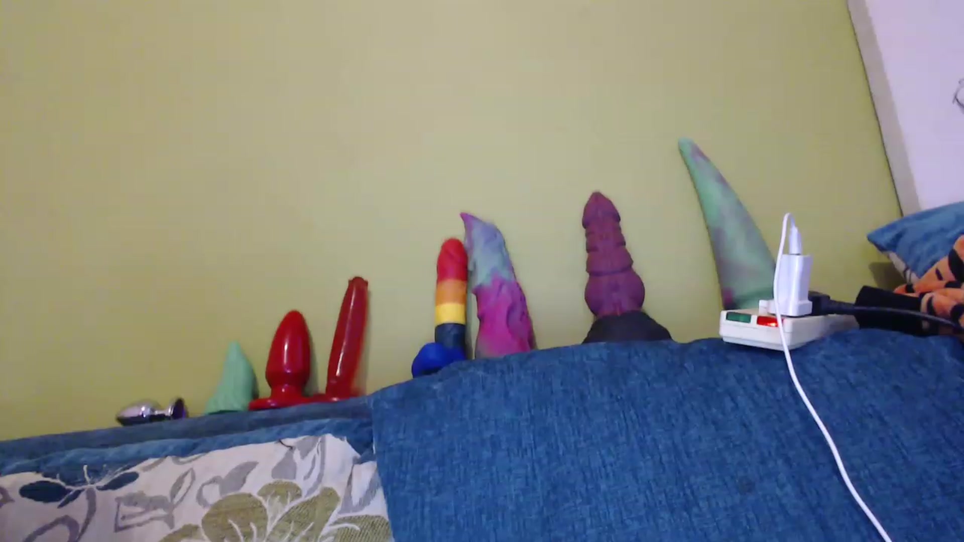 Gallery image thumbnail from Sewerslut's myfreecams stream on, 12/20/2022, 13:31 image 13 of 20