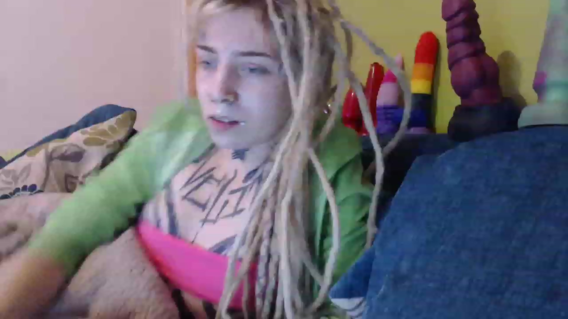 Gallery image thumbnail from Sewerslut's myfreecams stream on, 12/20/2022, 19:12 image 6 of 20
