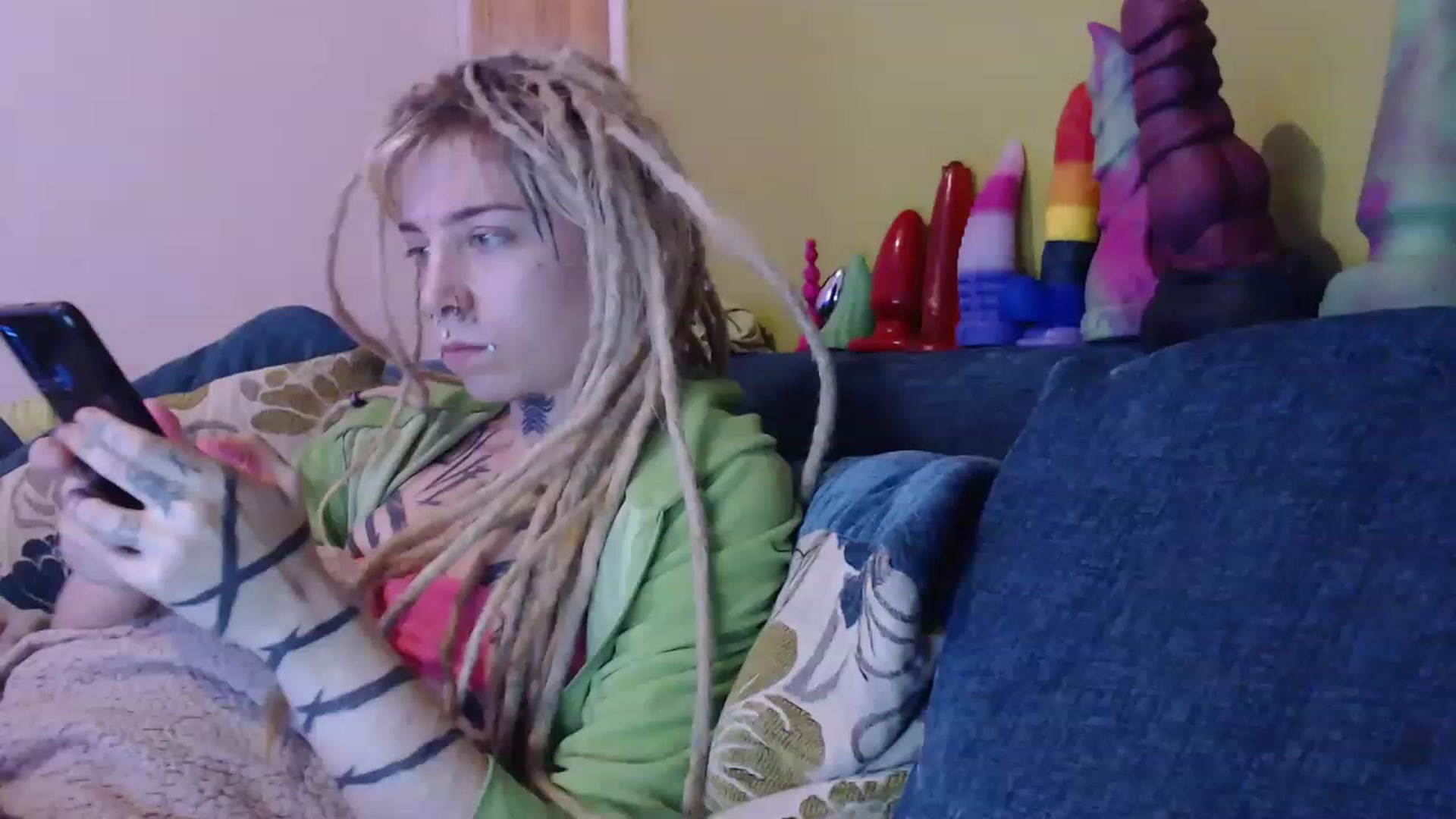 Gallery image thumbnail from Sewerslut's myfreecams stream on, 12/20/2022, 19:12 image 8 of 20