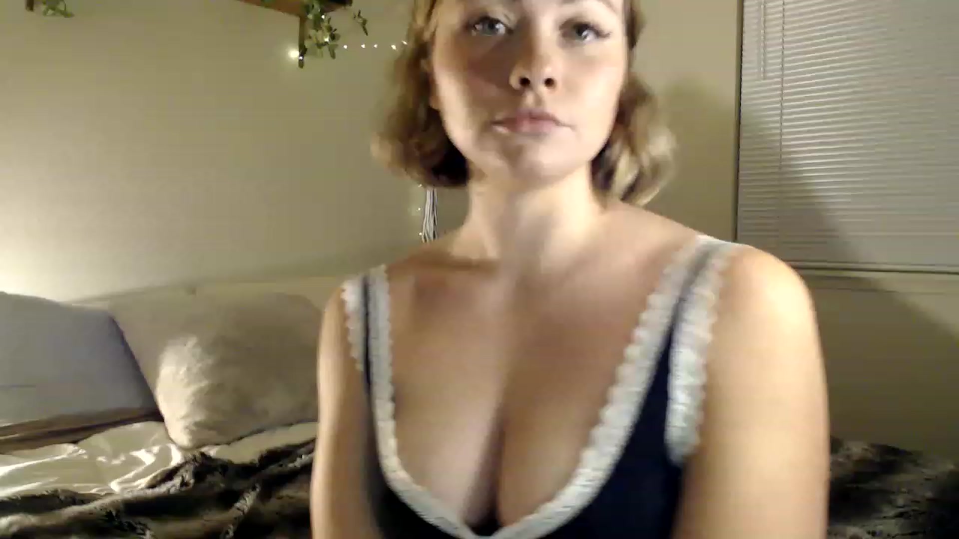 Gallery image thumbnail from SexKitten815's myfreecams stream on, 01/15/2023, 05:41 image 17 of 20
