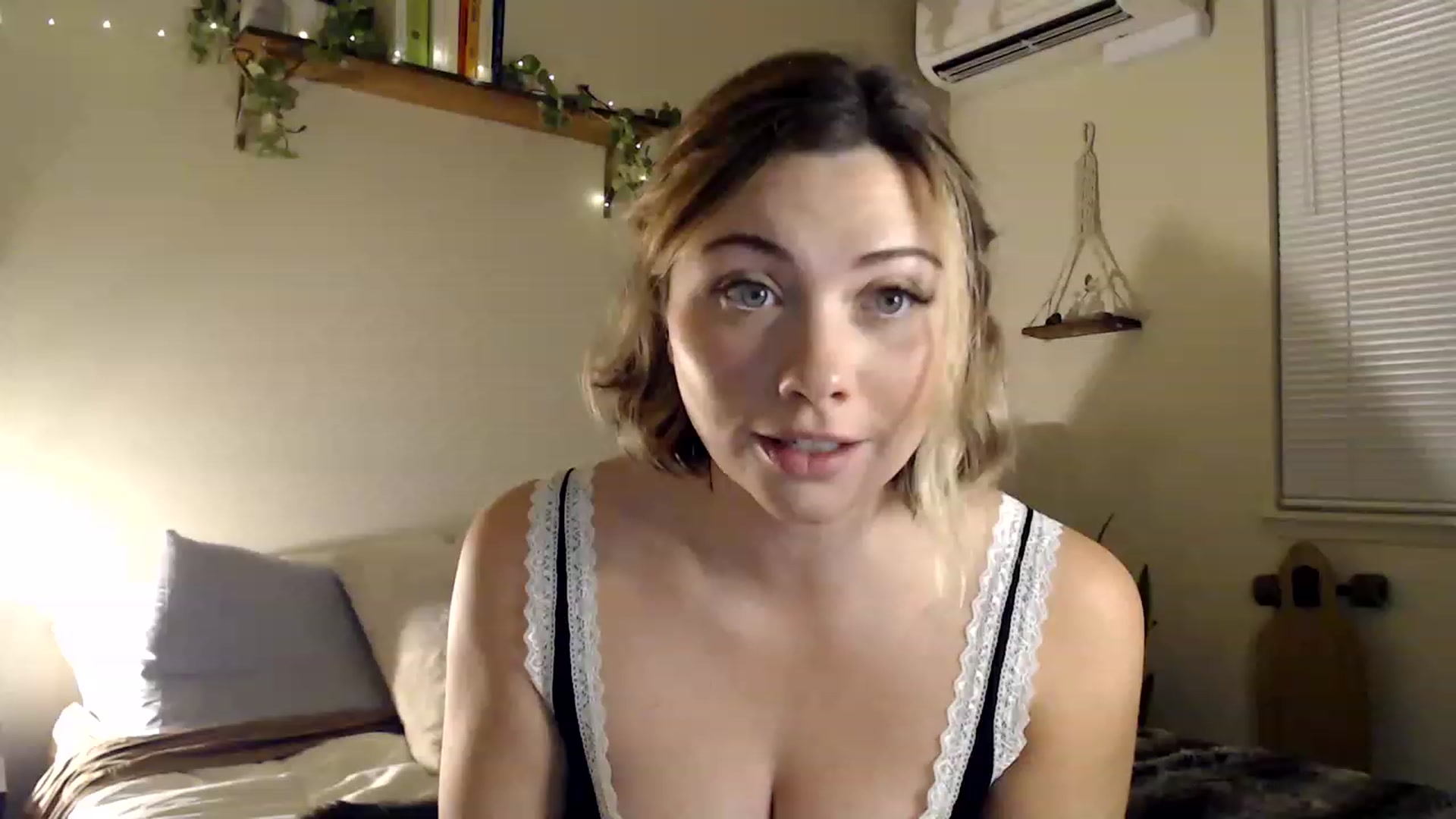 Gallery image thumbnail from SexKitten815's myfreecams stream on, 01/15/2023, 05:41 image 1 of 20