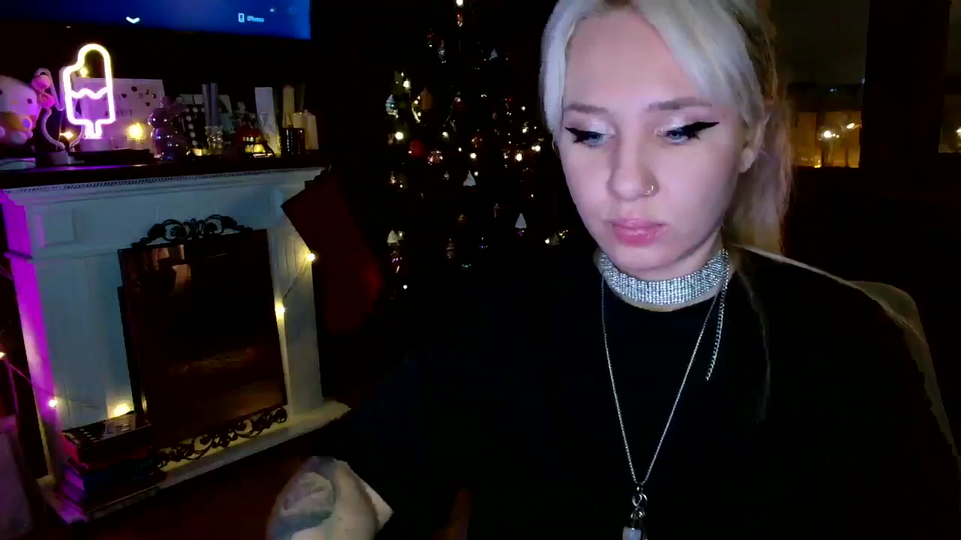 Gallery image thumbnail from SexWitch's myfreecams stream on, 12/31/2024, 17:34 image 4 of 20