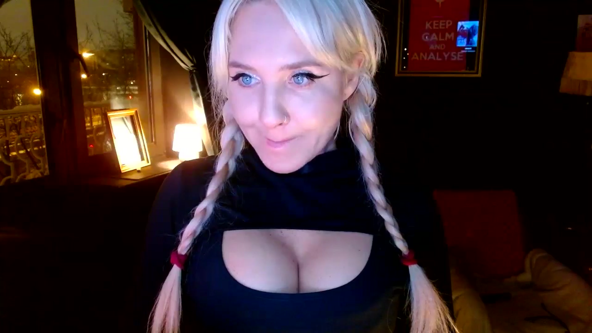Gallery image thumbnail from SexWitch's myfreecams stream on, 01/01/2025, 18:59 image 16 of 20