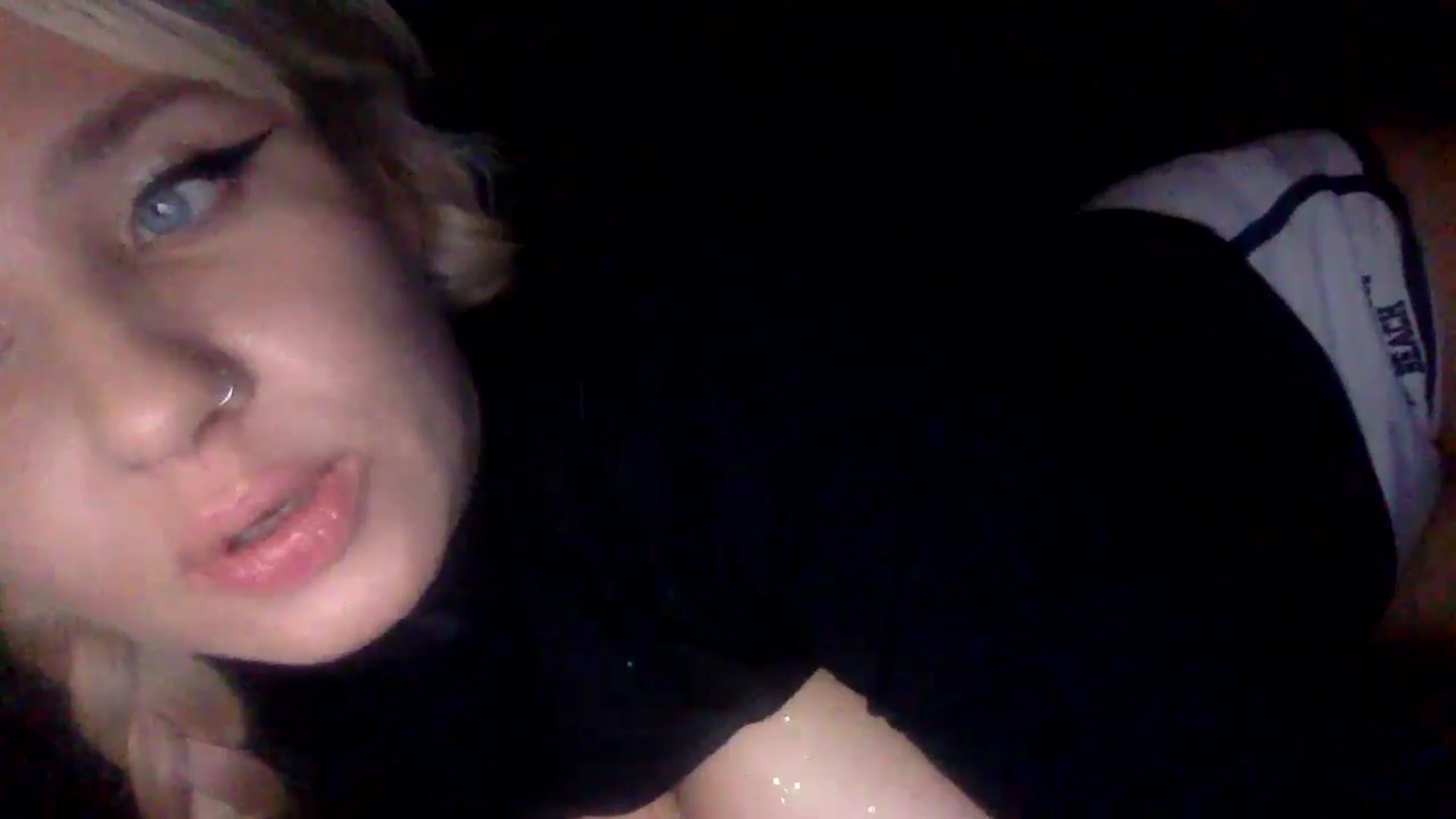 Gallery image thumbnail from SexWitch's myfreecams stream on, 01/01/2025, 19:38 image 15 of 20