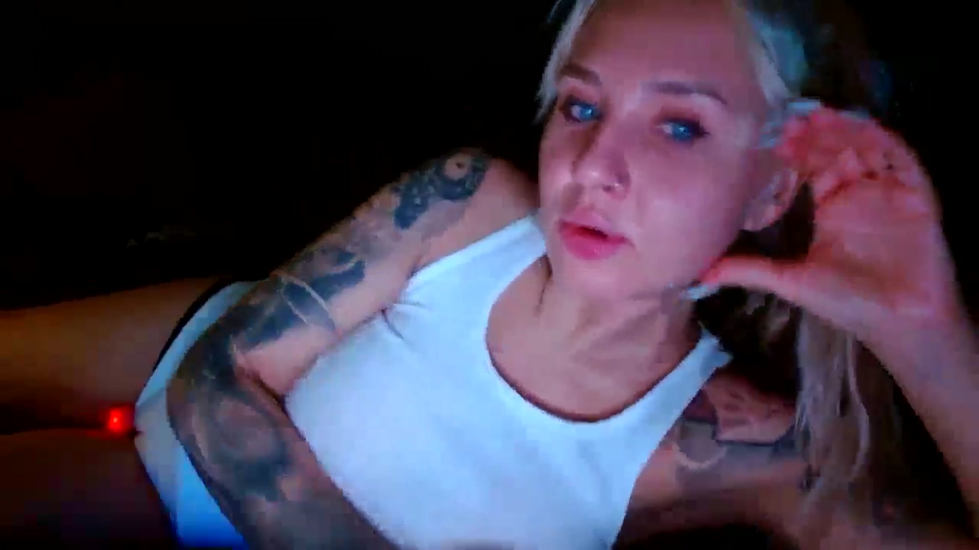 Gallery image thumbnail from SexWitch's myfreecams stream on, 01/01/2025, 22:37 image 7 of 20
