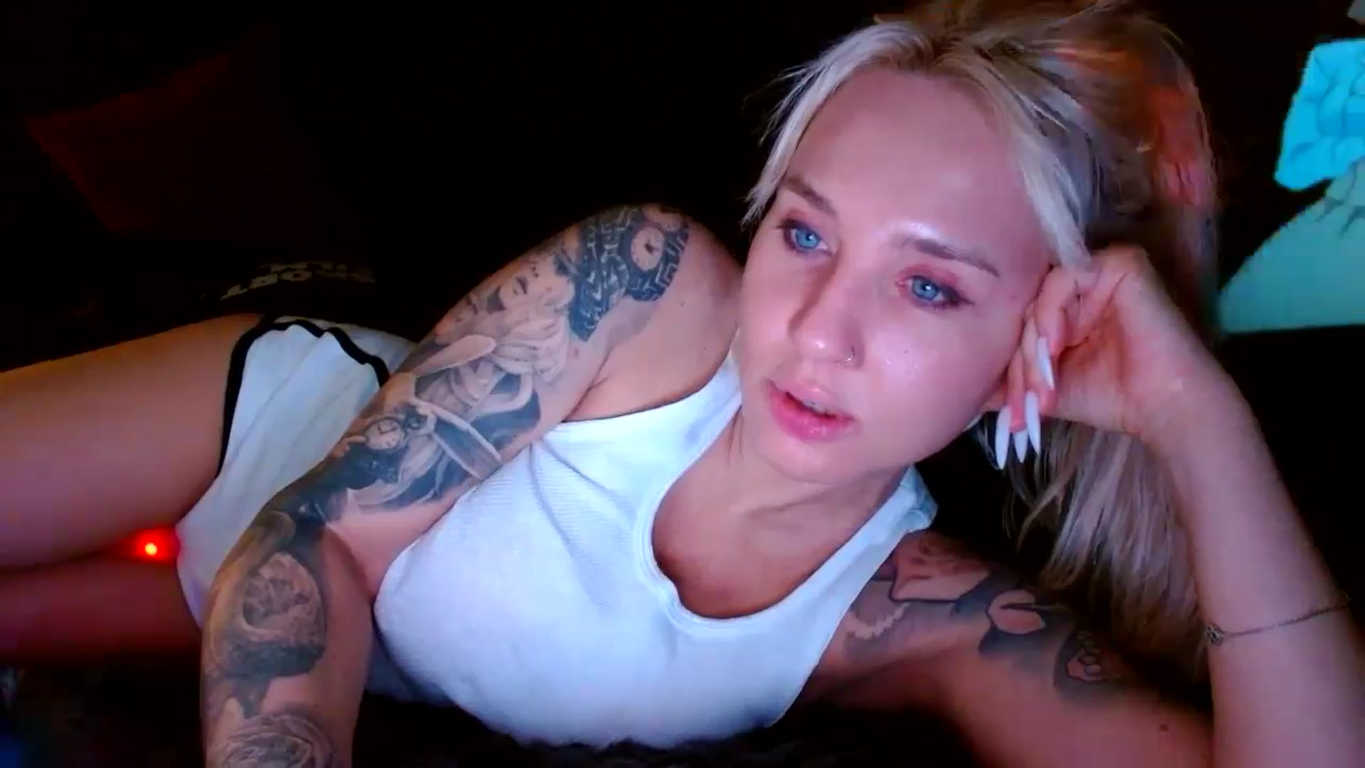 Gallery image thumbnail from SexWitch's myfreecams stream on, 01/01/2025, 22:37 image 12 of 20