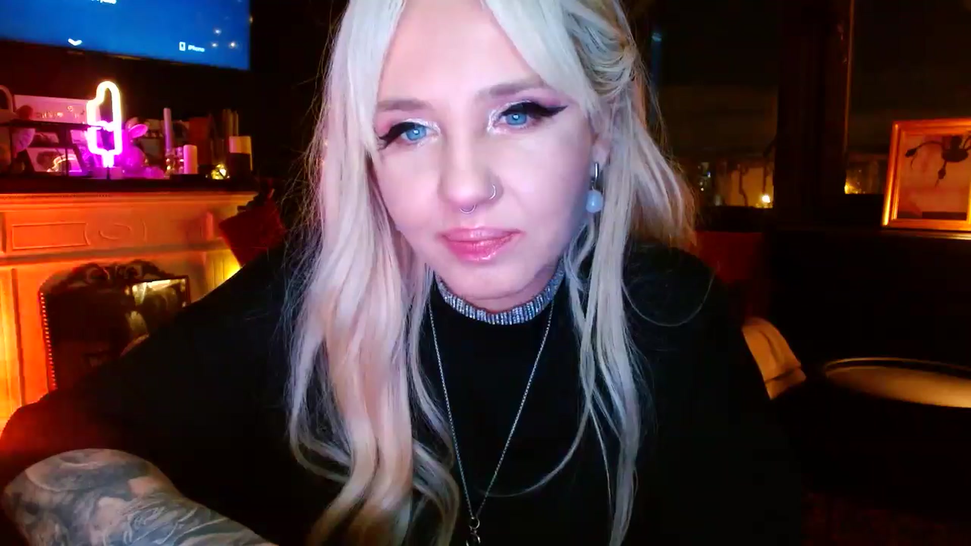 Gallery image thumbnail from SexWitch's myfreecams stream on, 01/03/2025, 17:57 image 16 of 20
