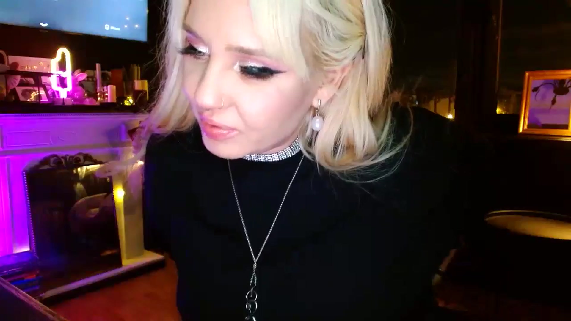Gallery image thumbnail from SexWitch's myfreecams stream on, 01/03/2025, 17:57 image 7 of 20