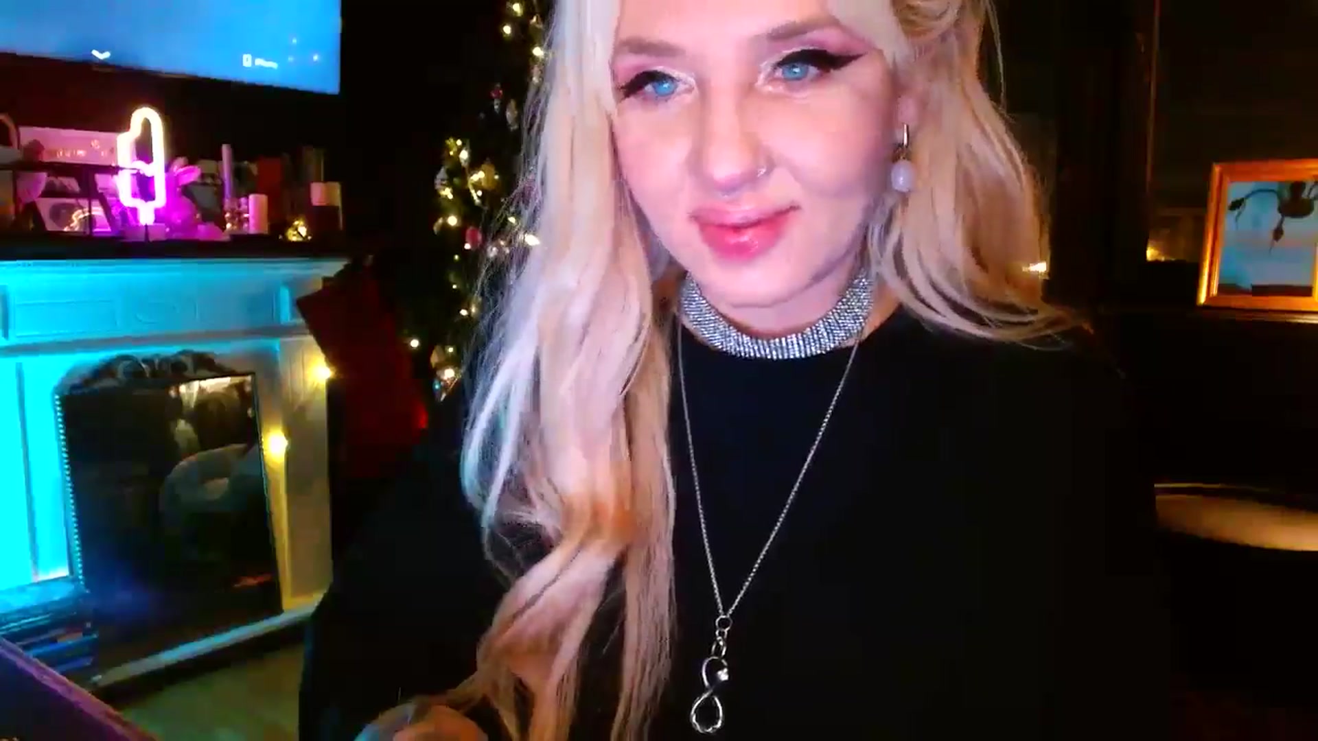 Gallery image thumbnail from SexWitch's myfreecams stream on, 01/03/2025, 17:57 image 5 of 20