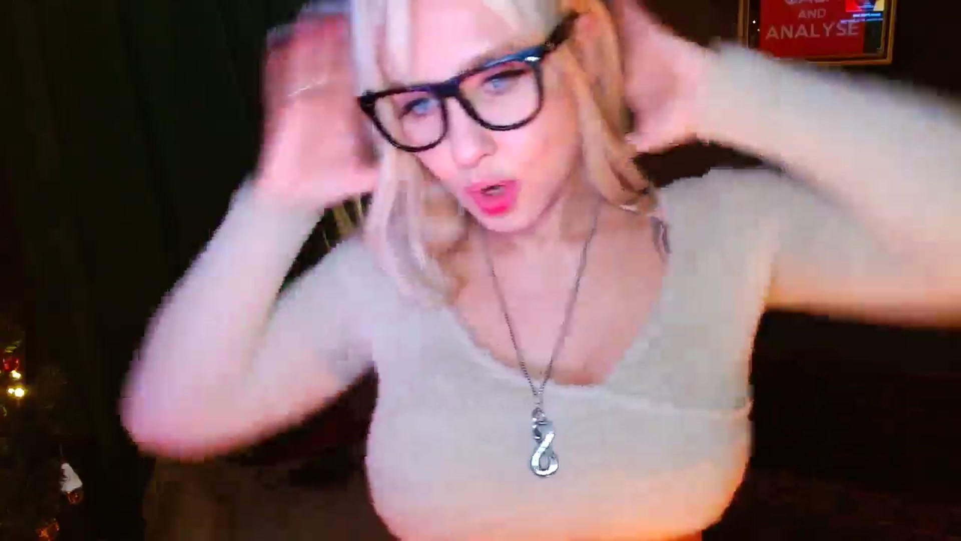 Gallery image thumbnail from SexWitch's myfreecams stream on, 01/04/2025, 12:45 image 17 of 20