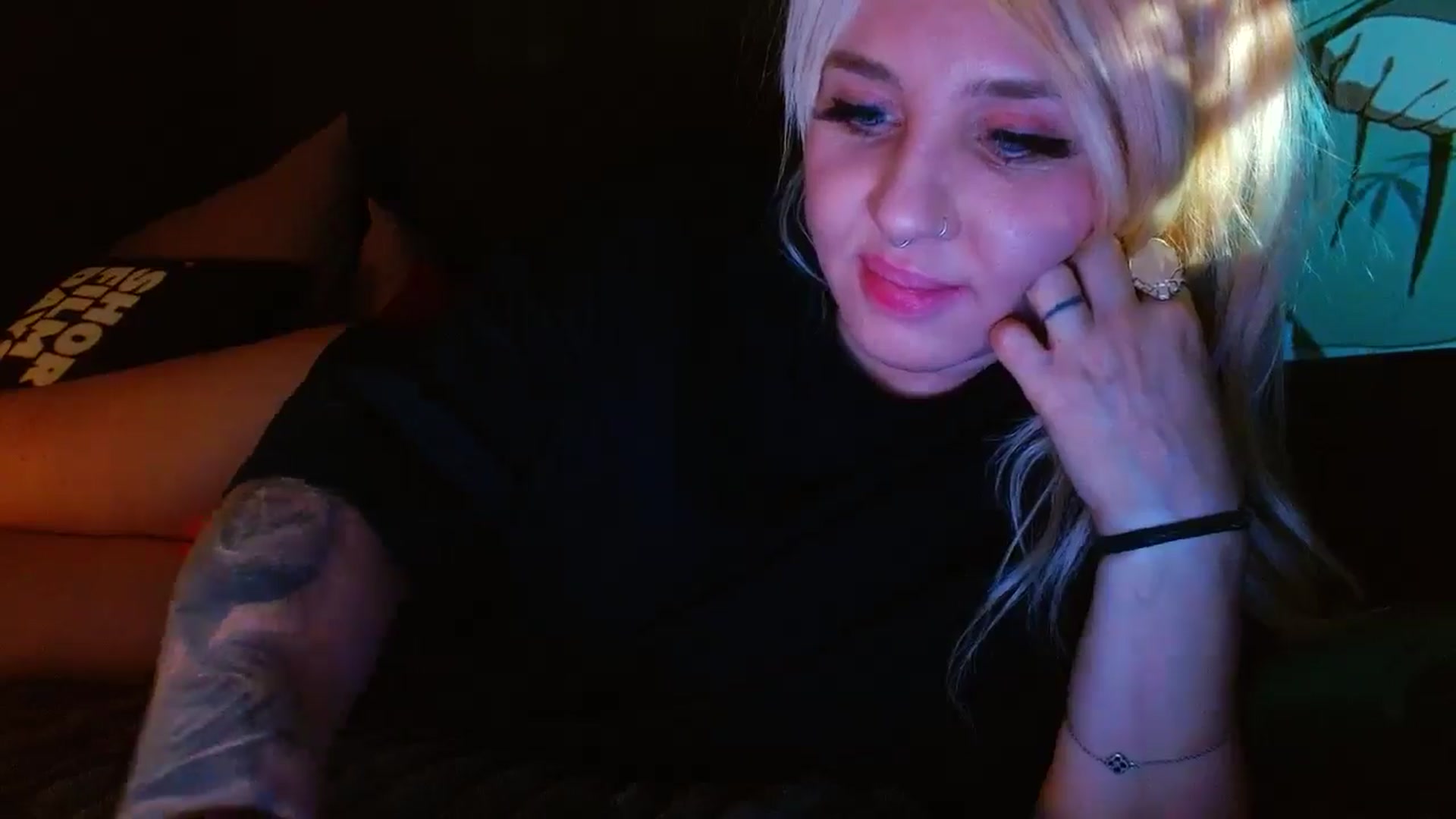 Gallery image thumbnail from SexWitch's myfreecams stream on, 01/04/2025, 16:02 image 16 of 20