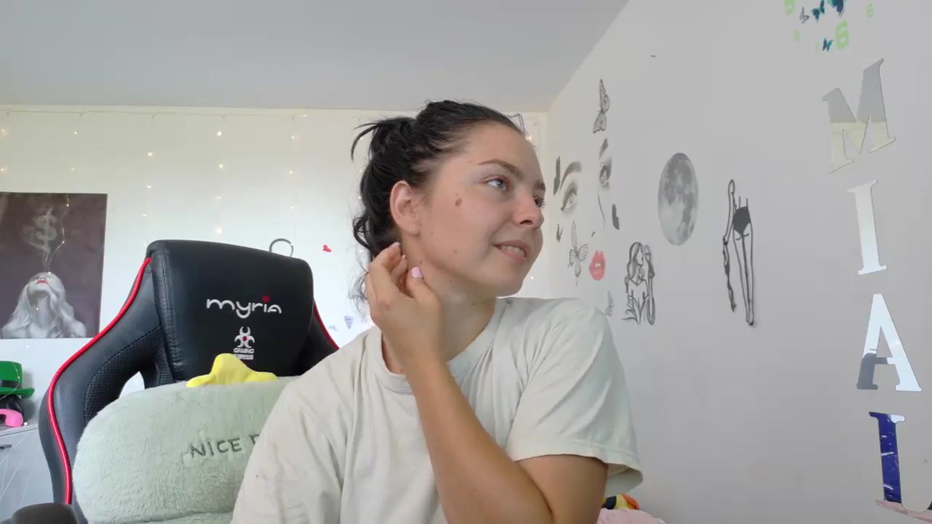 Gallery image thumbnail from SexYcowGIRL__'s myfreecams stream on, 07/12/2025, 12:26 image 18 of 20