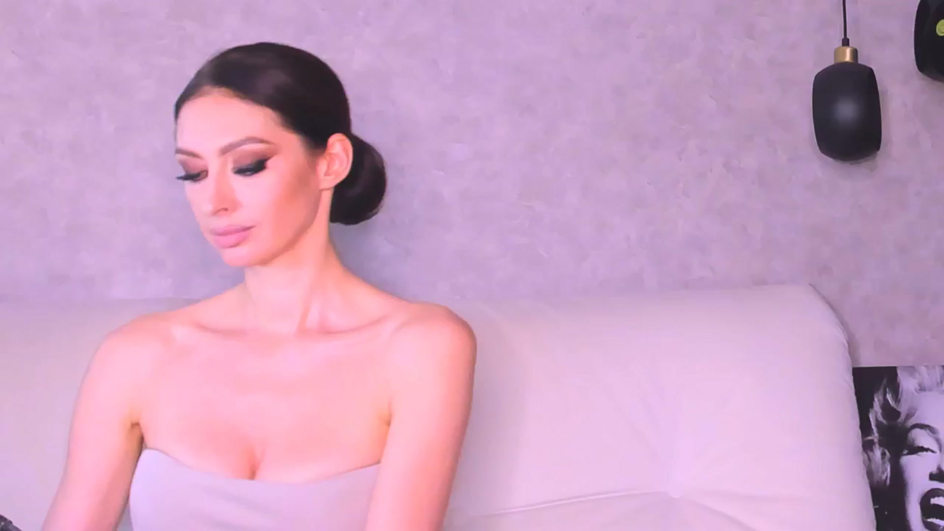 Gallery image thumbnail from SexiLadi's myfreecams stream on, 08/16/2024, 24:55 image 1 of 20