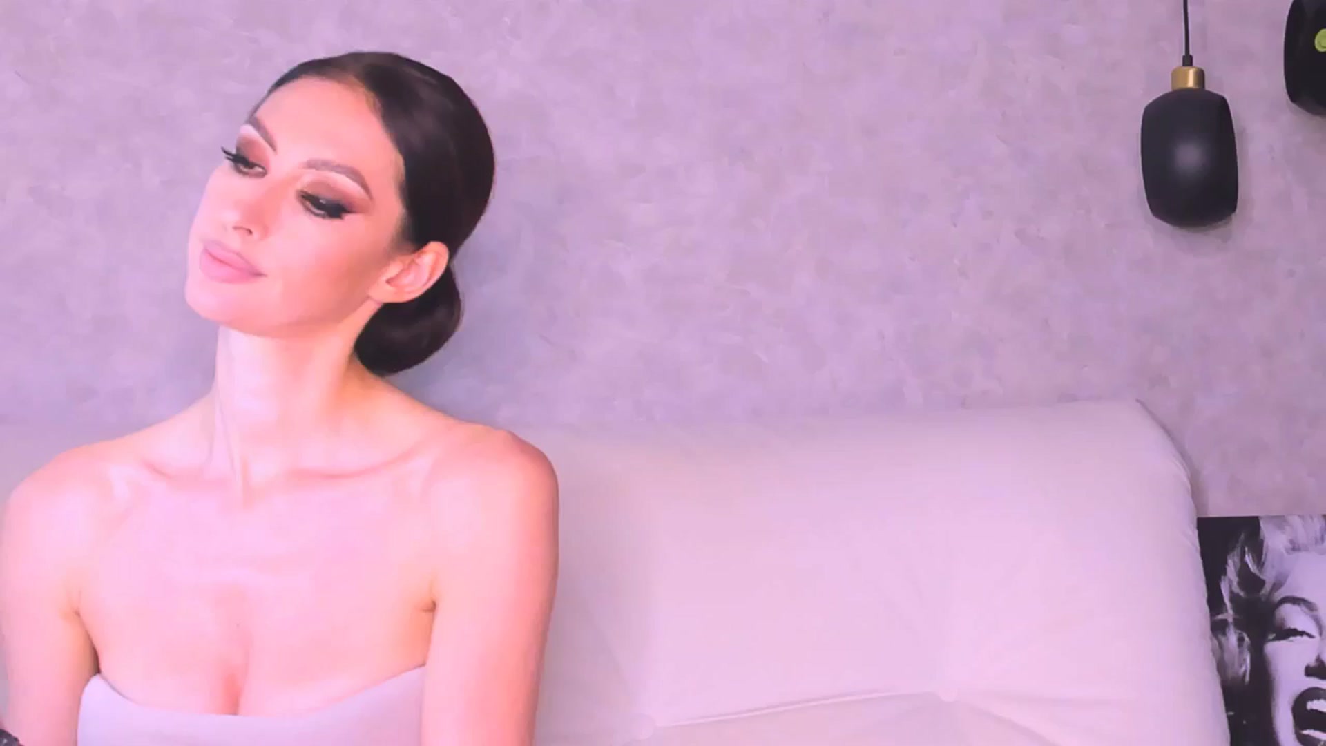 Gallery image thumbnail from SexiLadi's myfreecams stream on, 08/16/2024, 24:55 image 17 of 20
