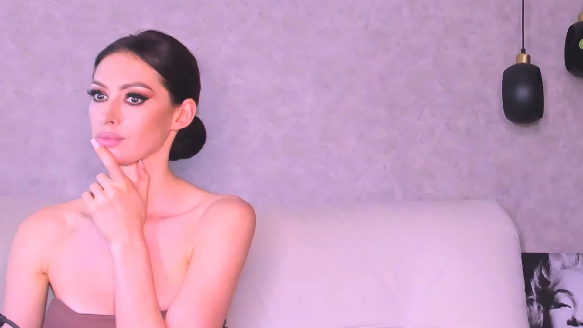 Gallery image thumbnail from SexiLadi's myfreecams stream on, 08/19/2024, 02:16 image 1 of 20