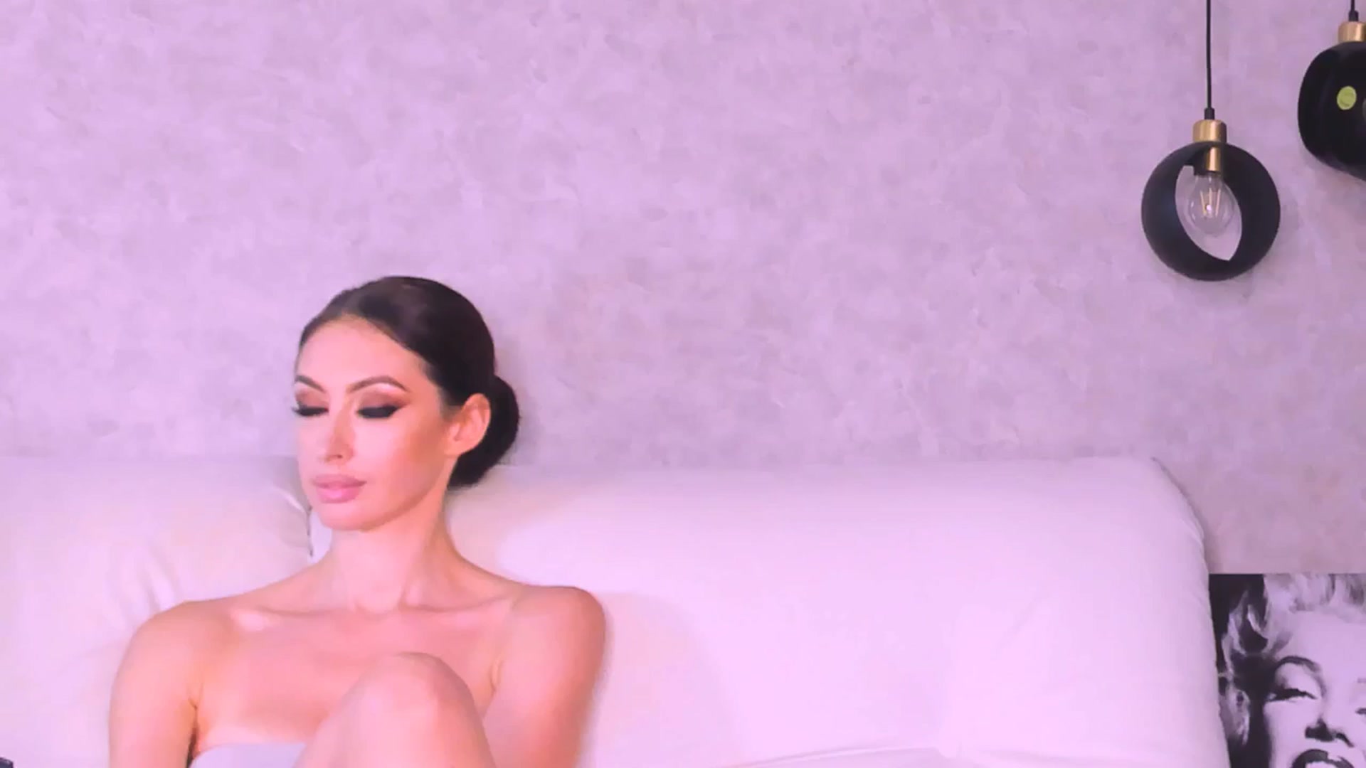 Gallery image thumbnail from SexiLadi's myfreecams stream on, 09/21/2024, 22:52 image 15 of 20