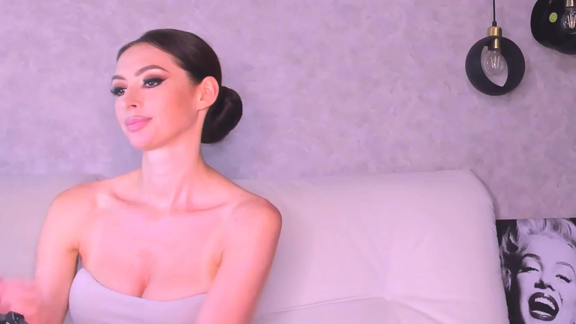 Gallery image thumbnail from SexiLadi's myfreecams stream on, 09/26/2024, 24:37 image 16 of 20