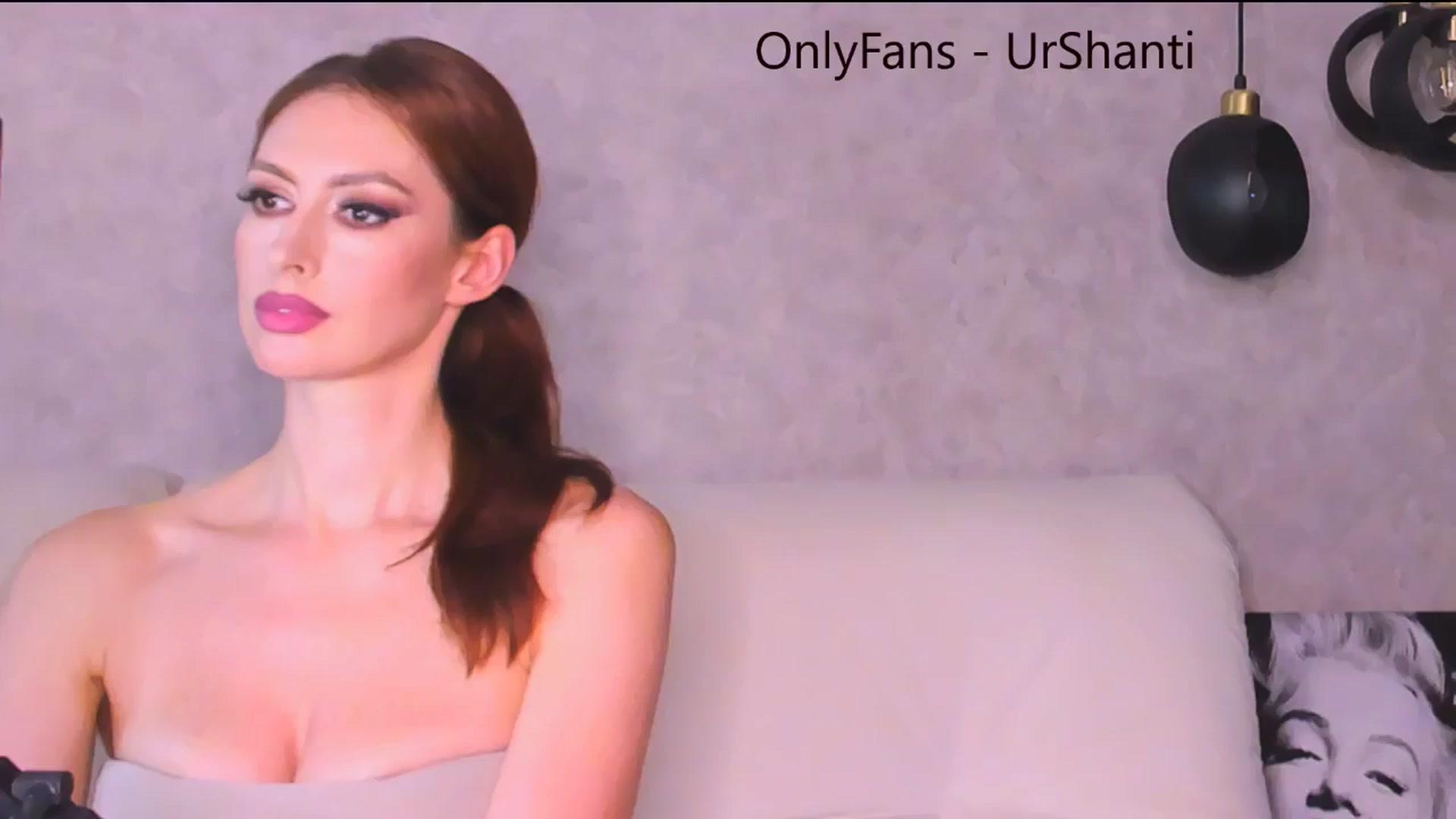 Gallery image thumbnail from SexiLadi's myfreecams stream on, 05/29/2025, 21:07 image 10 of 20