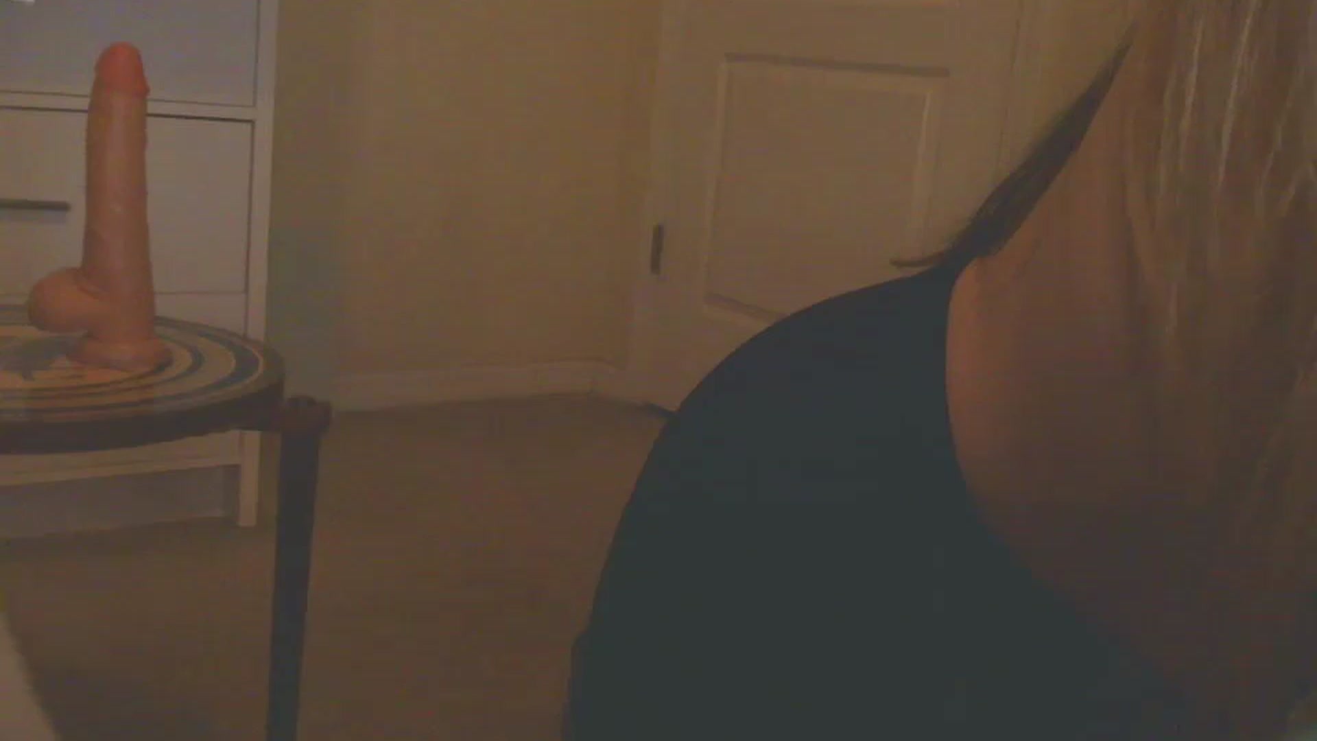 Gallery image thumbnail from SexxJunkiee's myfreecams stream on, 12/20/2024, 09:45 image 9 of 20
