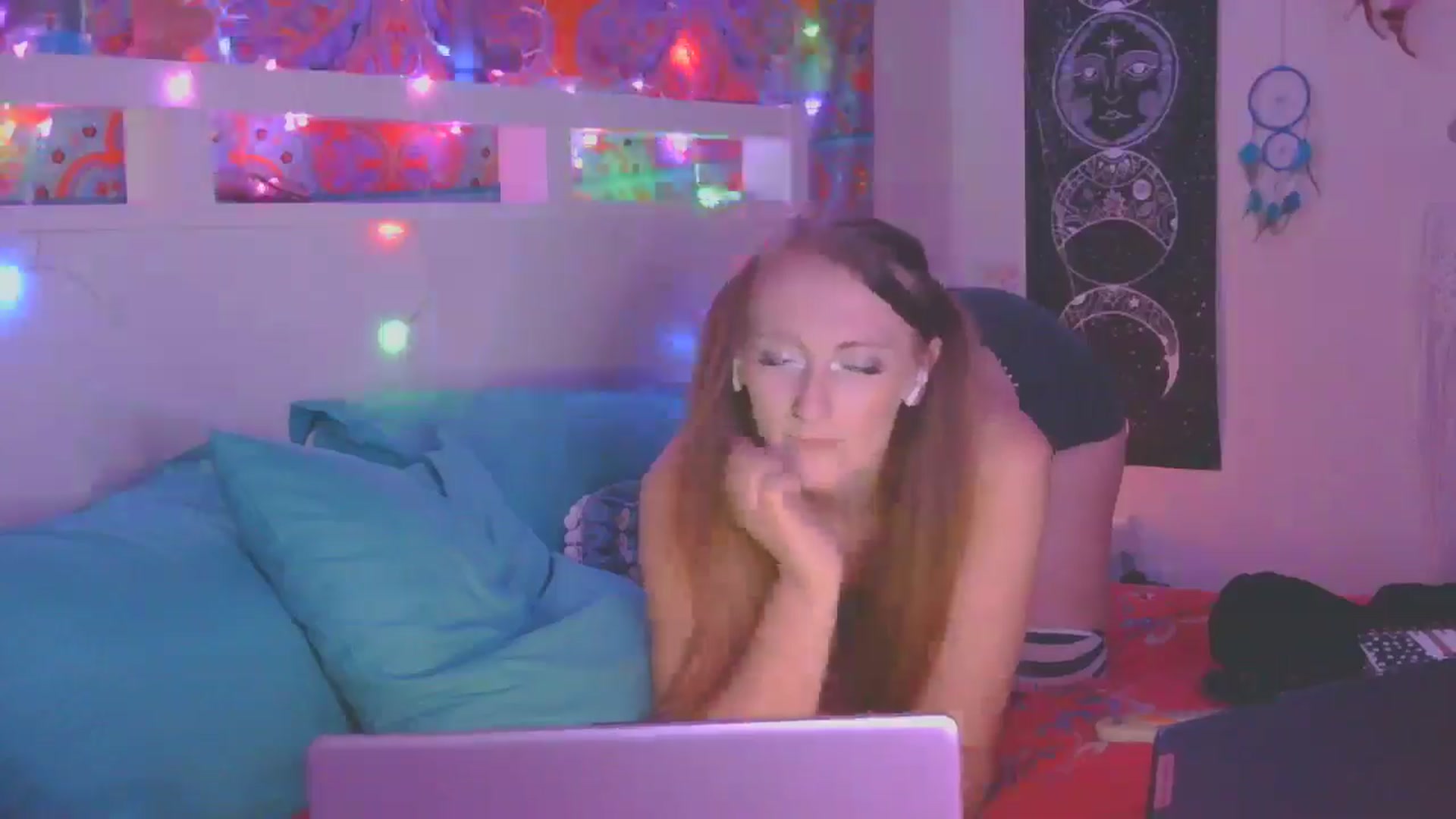 Gallery image thumbnail from SexxJunkiee's myfreecams stream on, 12/23/2024, 08:47 image 13 of 20