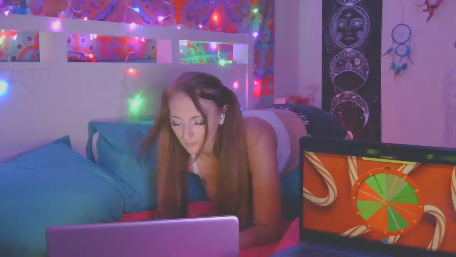 Gallery image thumbnail from SexxJunkiee's myfreecams stream on, 12/23/2024, 10:22 image 5 of 20
