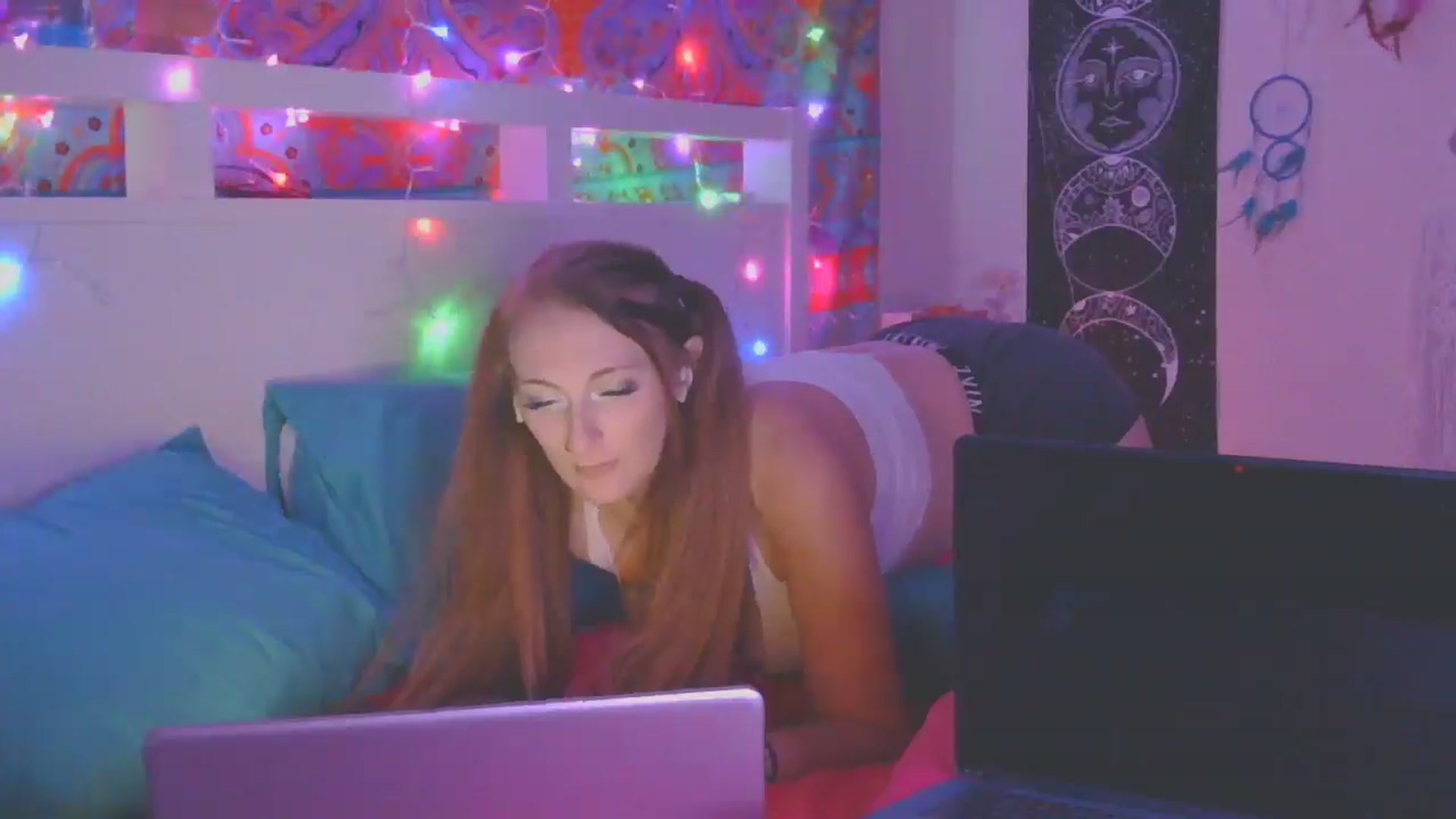 Gallery image thumbnail from SexxJunkiee's myfreecams stream on, 12/23/2024, 10:22 image 11 of 20