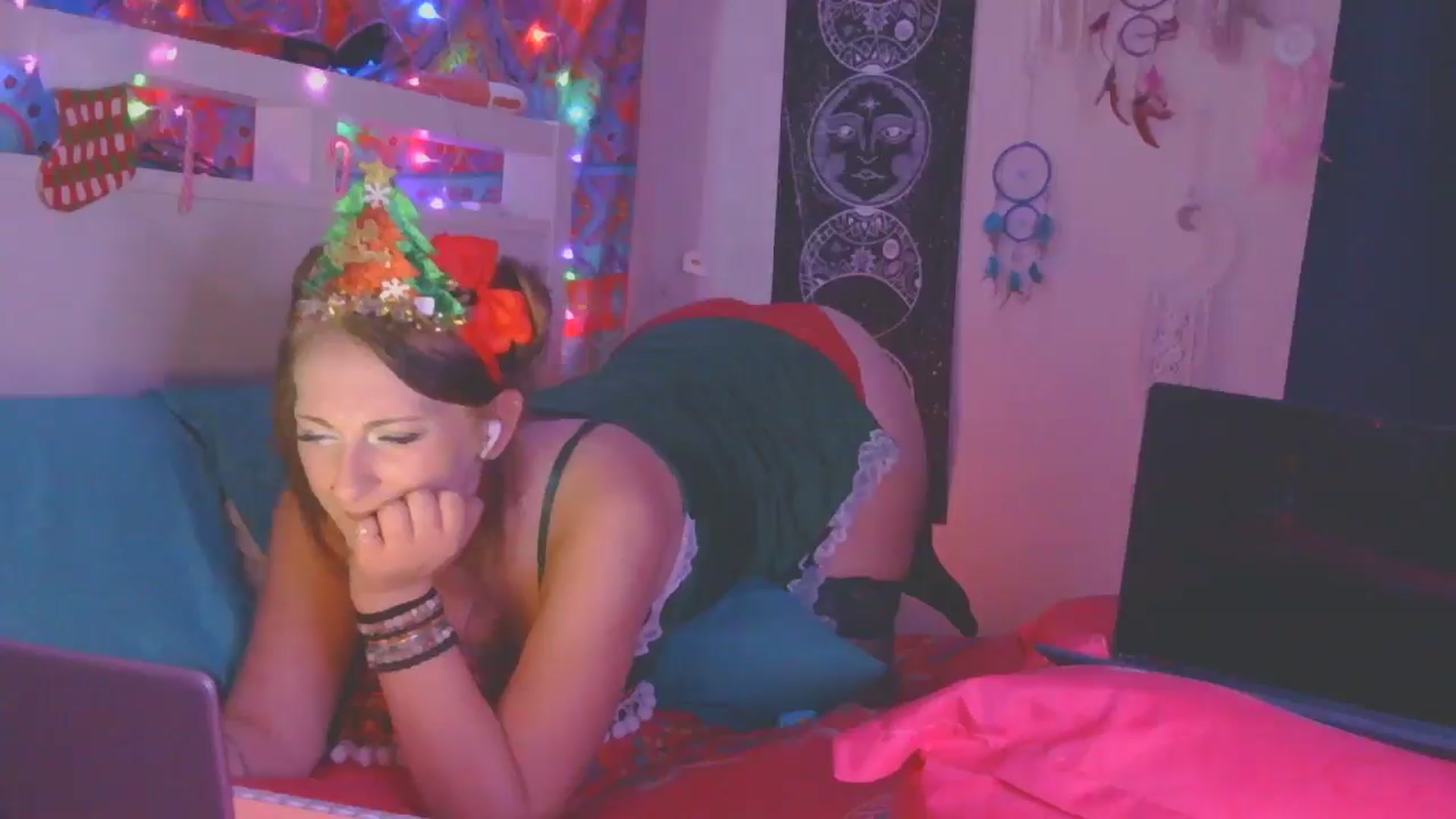 Gallery image thumbnail from SexxJunkiee's myfreecams stream on, 12/26/2024, 08:01 image 20 of 20